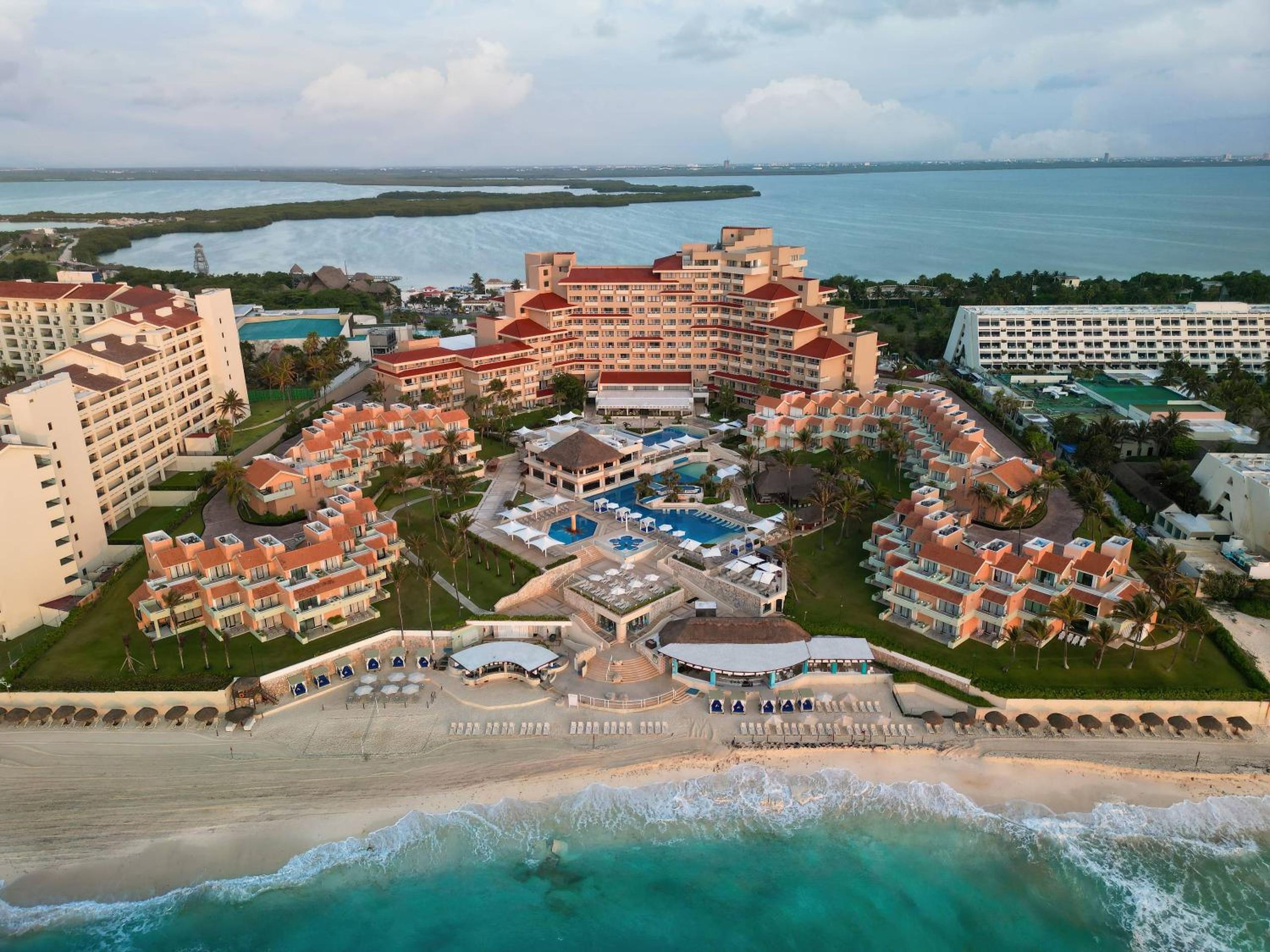 Wyndham Grand Cancun All Inclusive Resort & Villas — foto 4