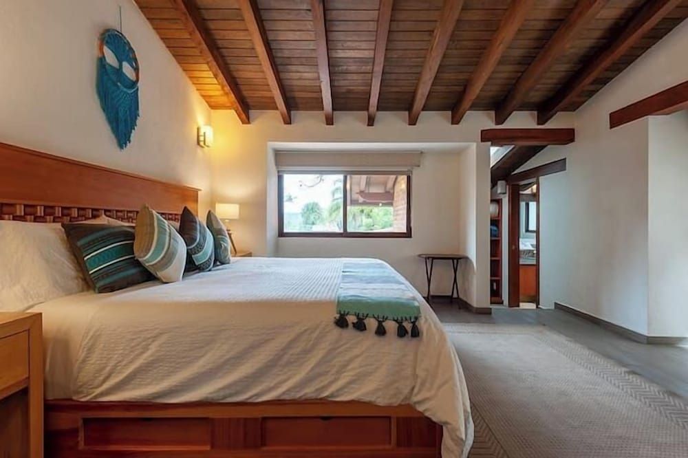 Incredible Property with Huge Garden and Pool! — foto 7