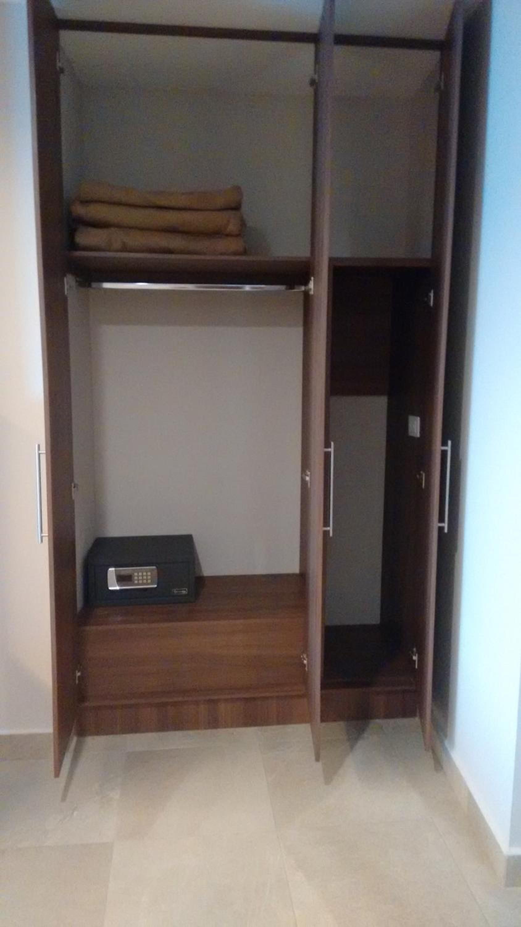Habitación Deluxe con Una Cama King y Una Cama Doble — 5