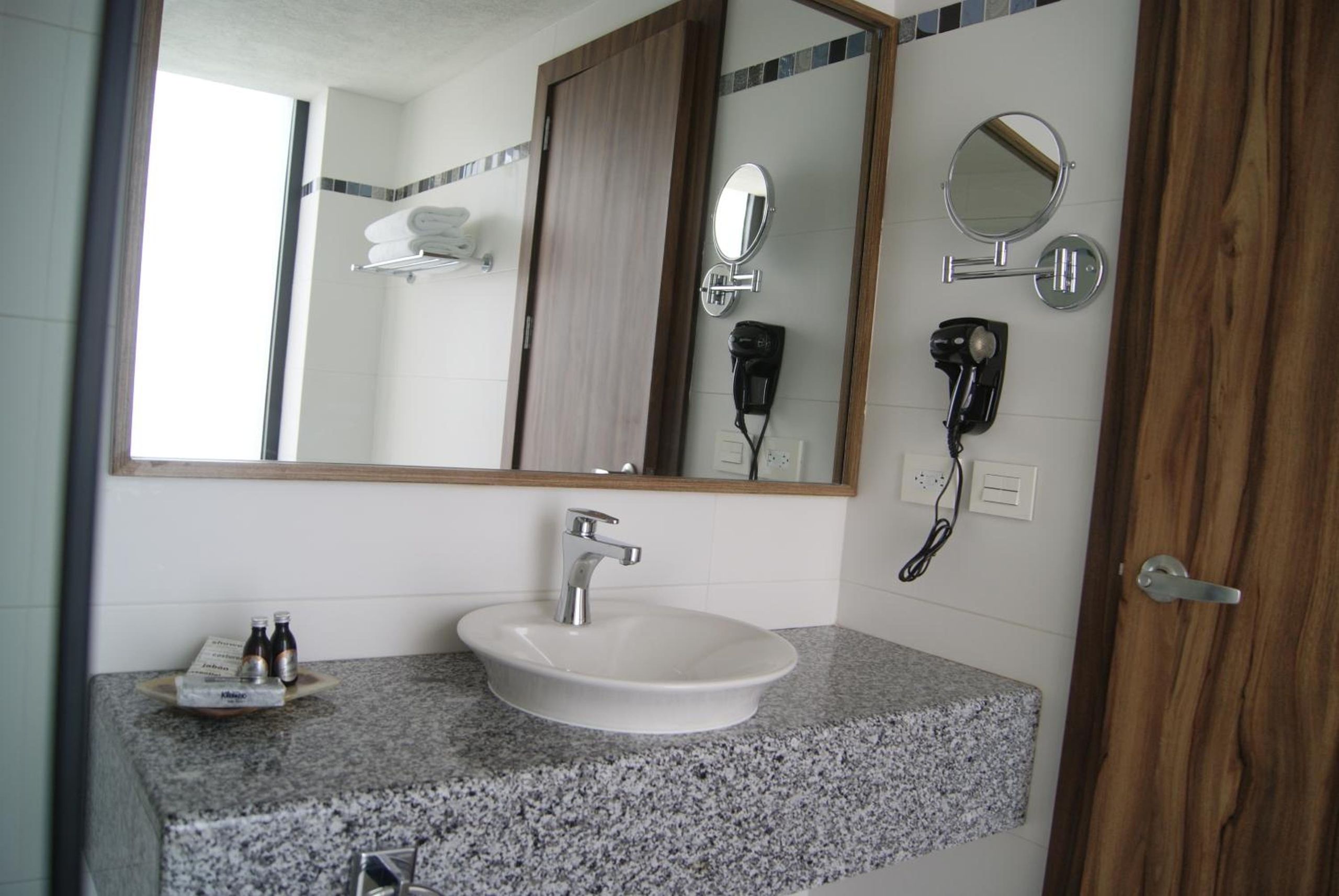 Habitación Doble con Balcón — 4