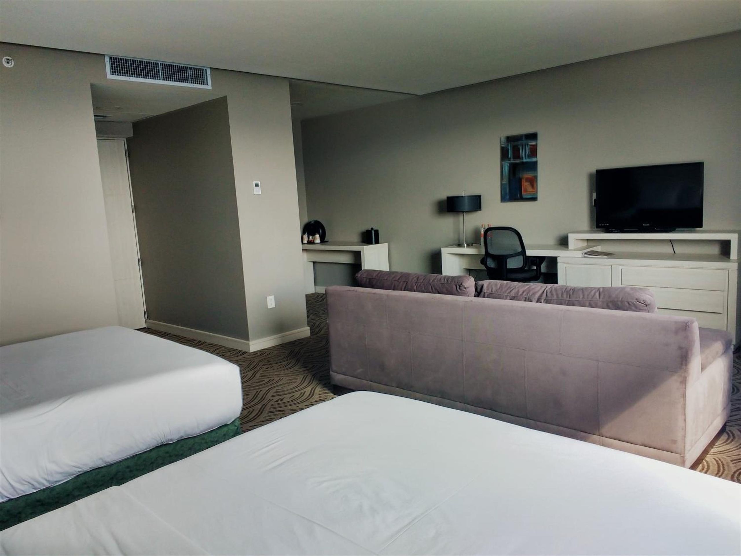 Suite Queen con Dos Camas Queen — 6