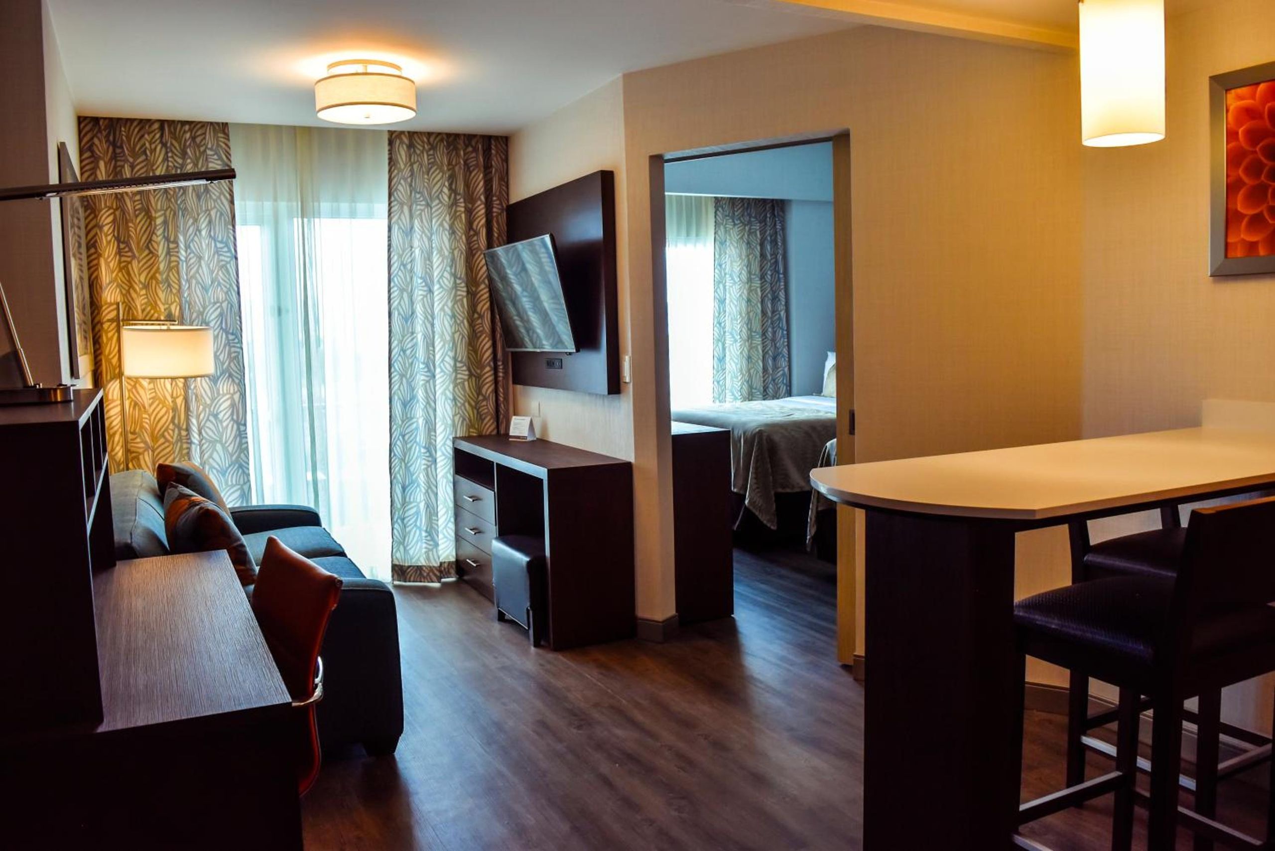 Suite de una habitación con vista a la piscina — 6