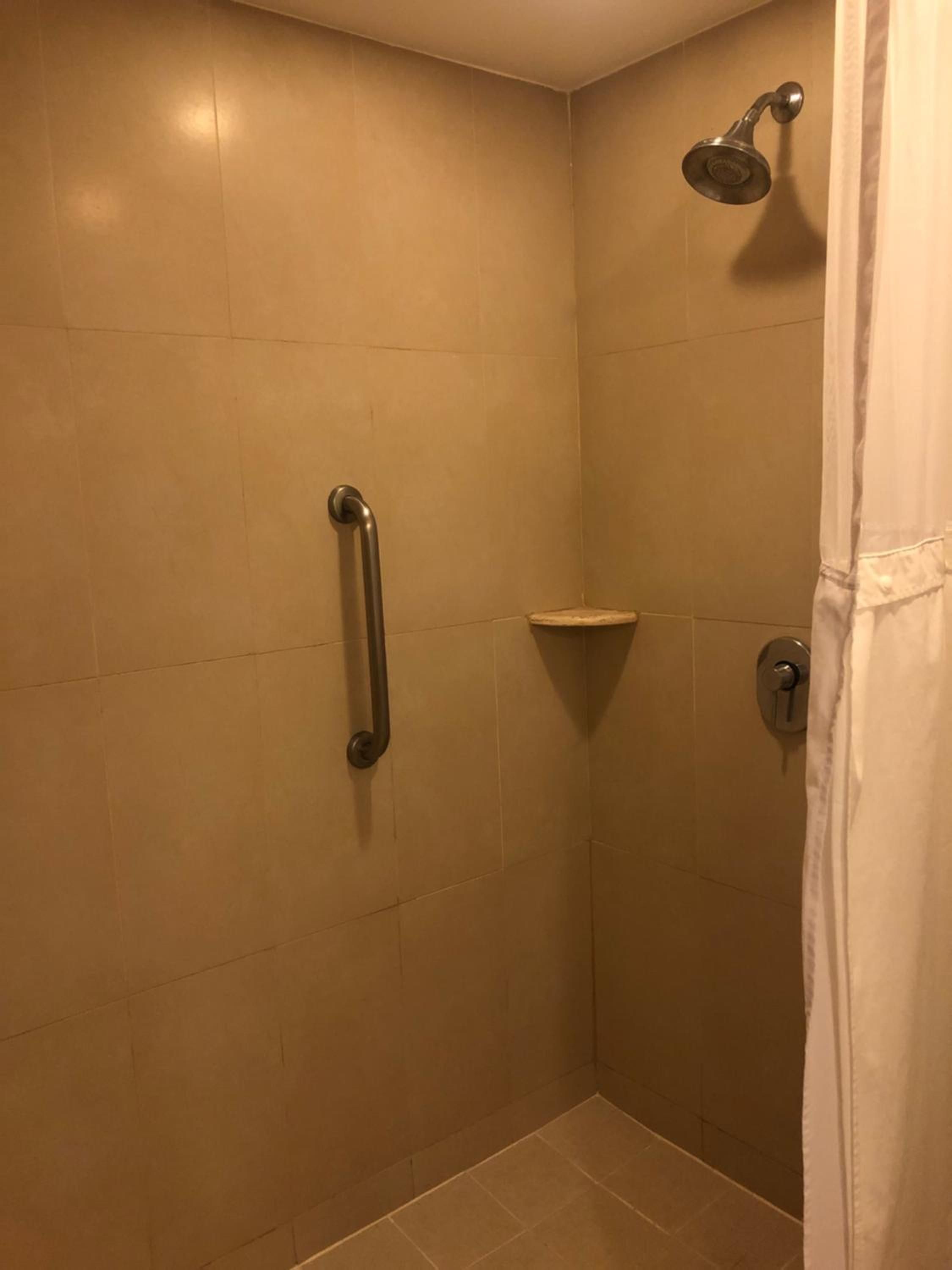 Habitación Estándar con Dos Camas Queen — 3