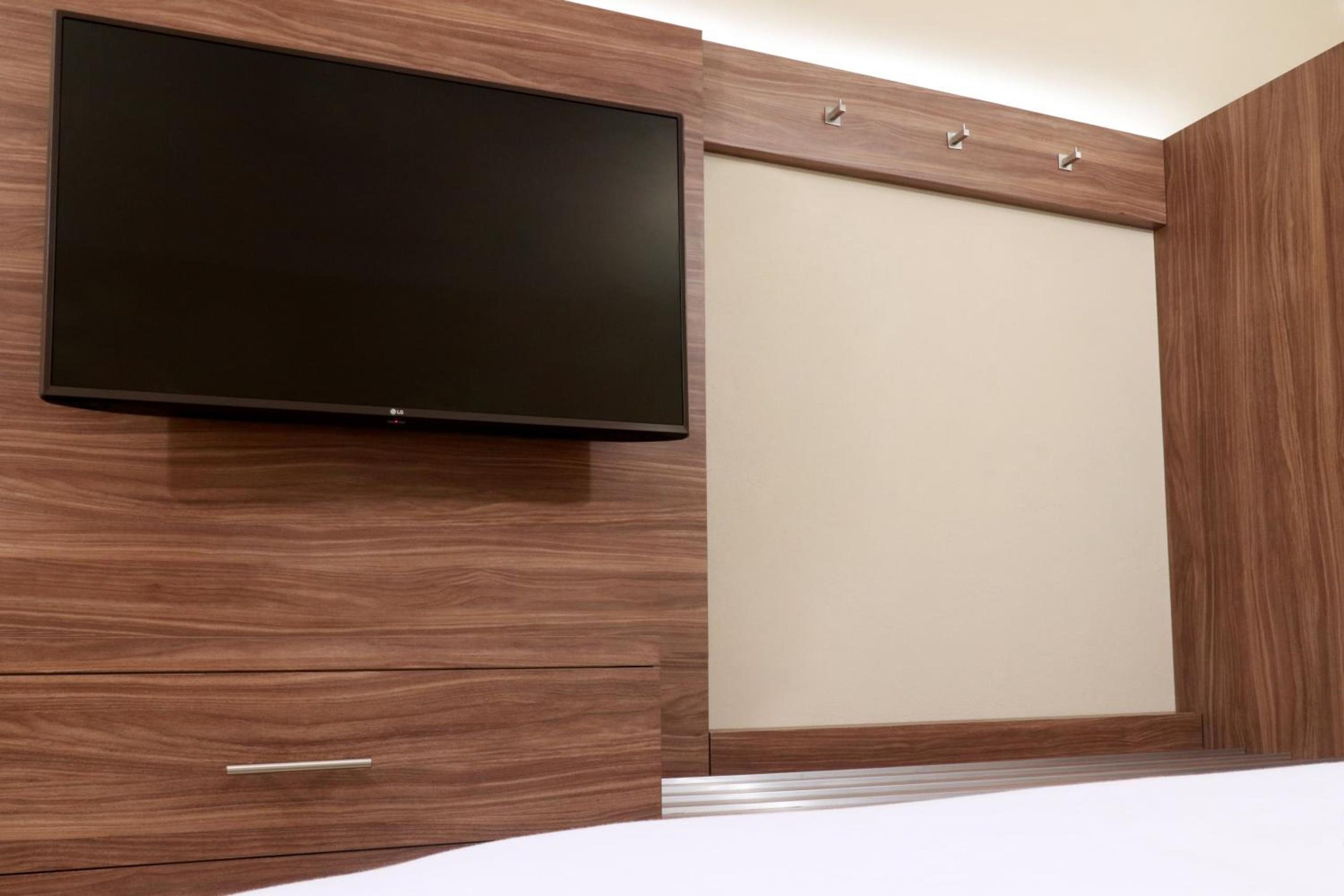 Habitación Deluxe con Dos Camas Queen - No Fumadores — 8