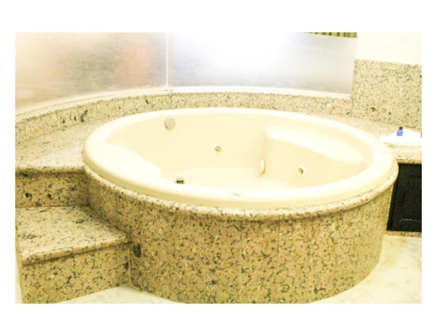 Suite King con Bañera de Hidromasaje — 4