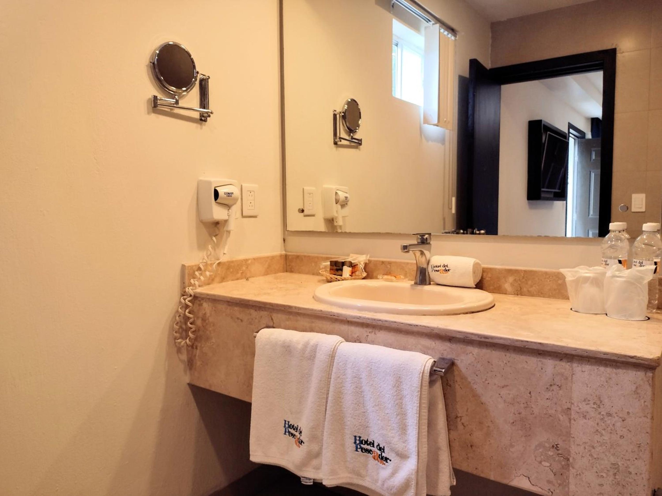 Habitación King con bañera de hidromasaje. — 3