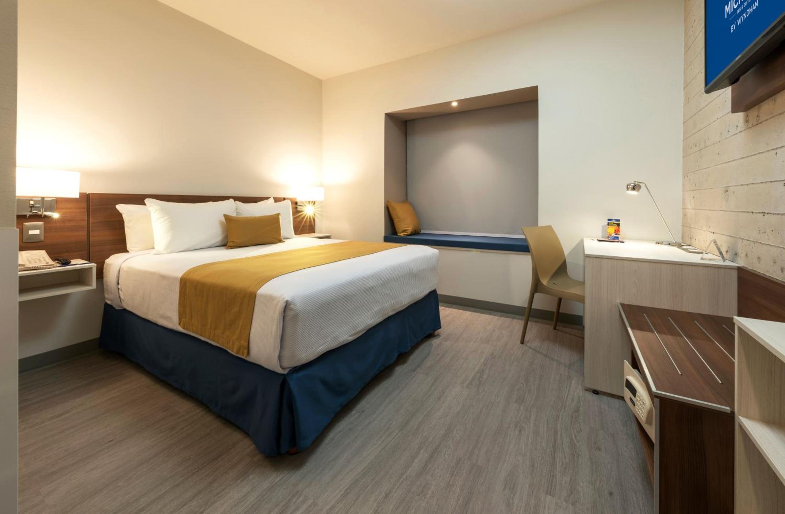 Habitación Queen - Acceso para personas con movilidad reducida/No fumadores — 2