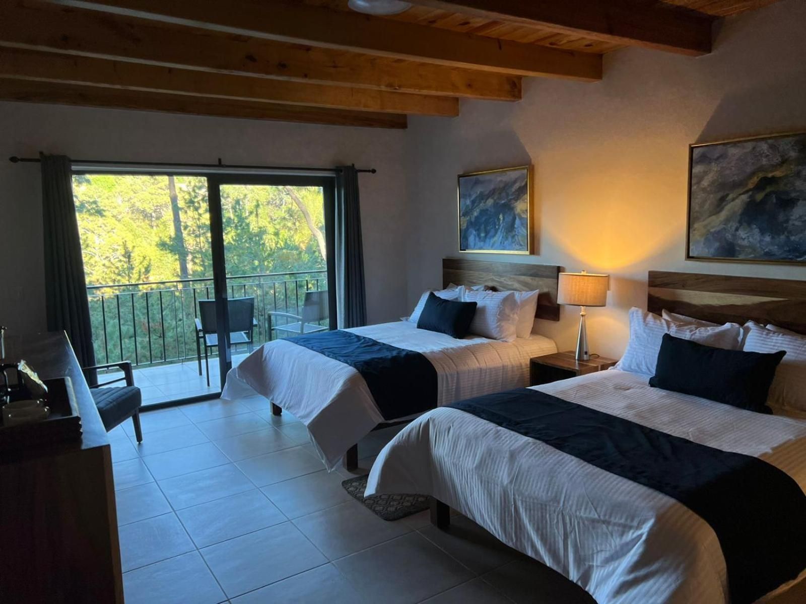 Habitación Doble con Dos Camas Dobles