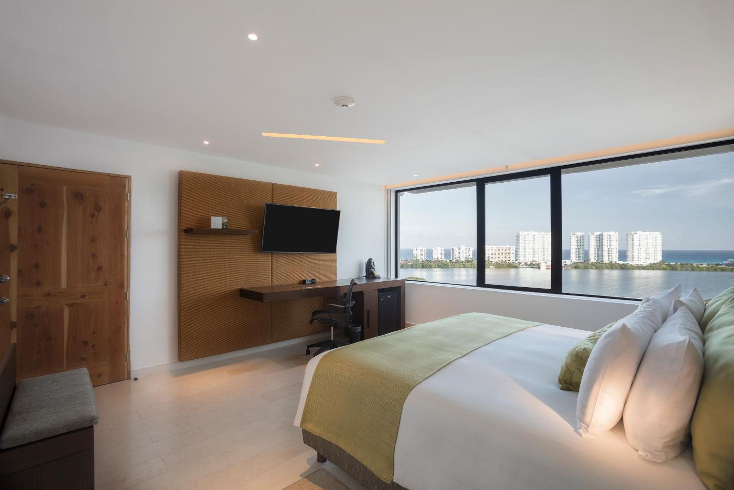 Suite King con Terraza y Vista al Océano — 3