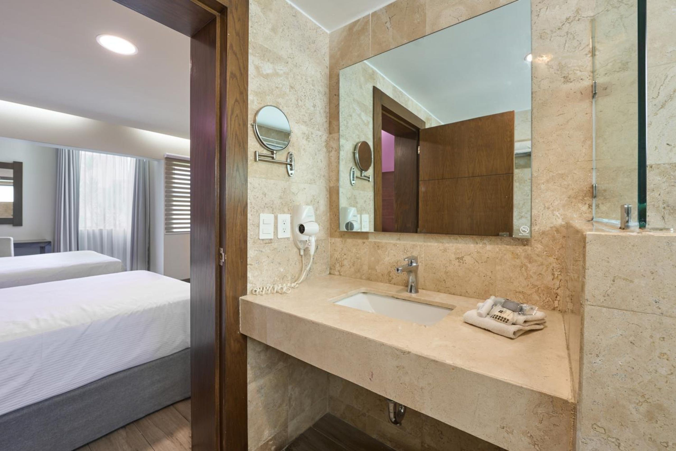 Habitación Doble Deluxe — 4