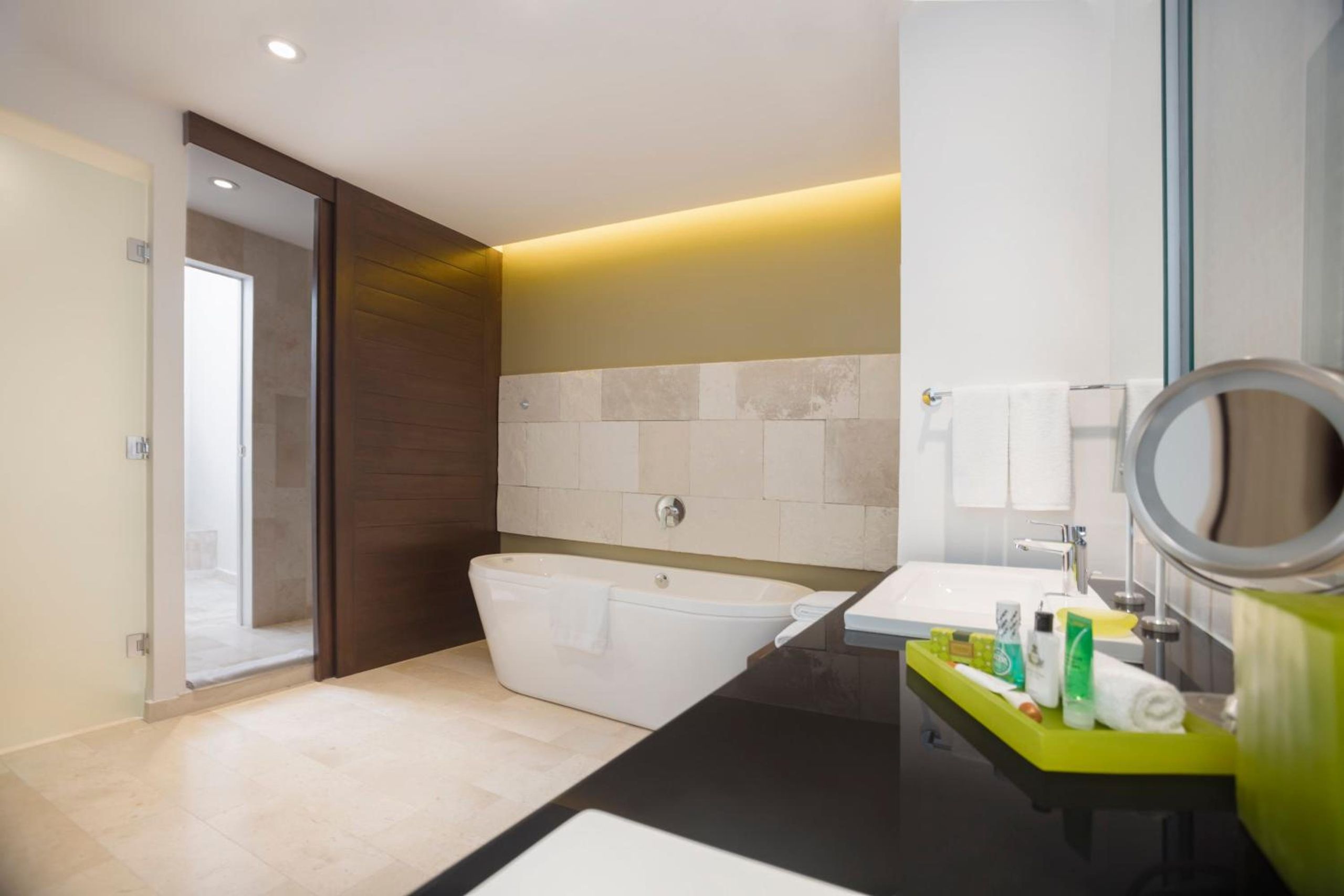 Sala Club Signature con una cama King — 4