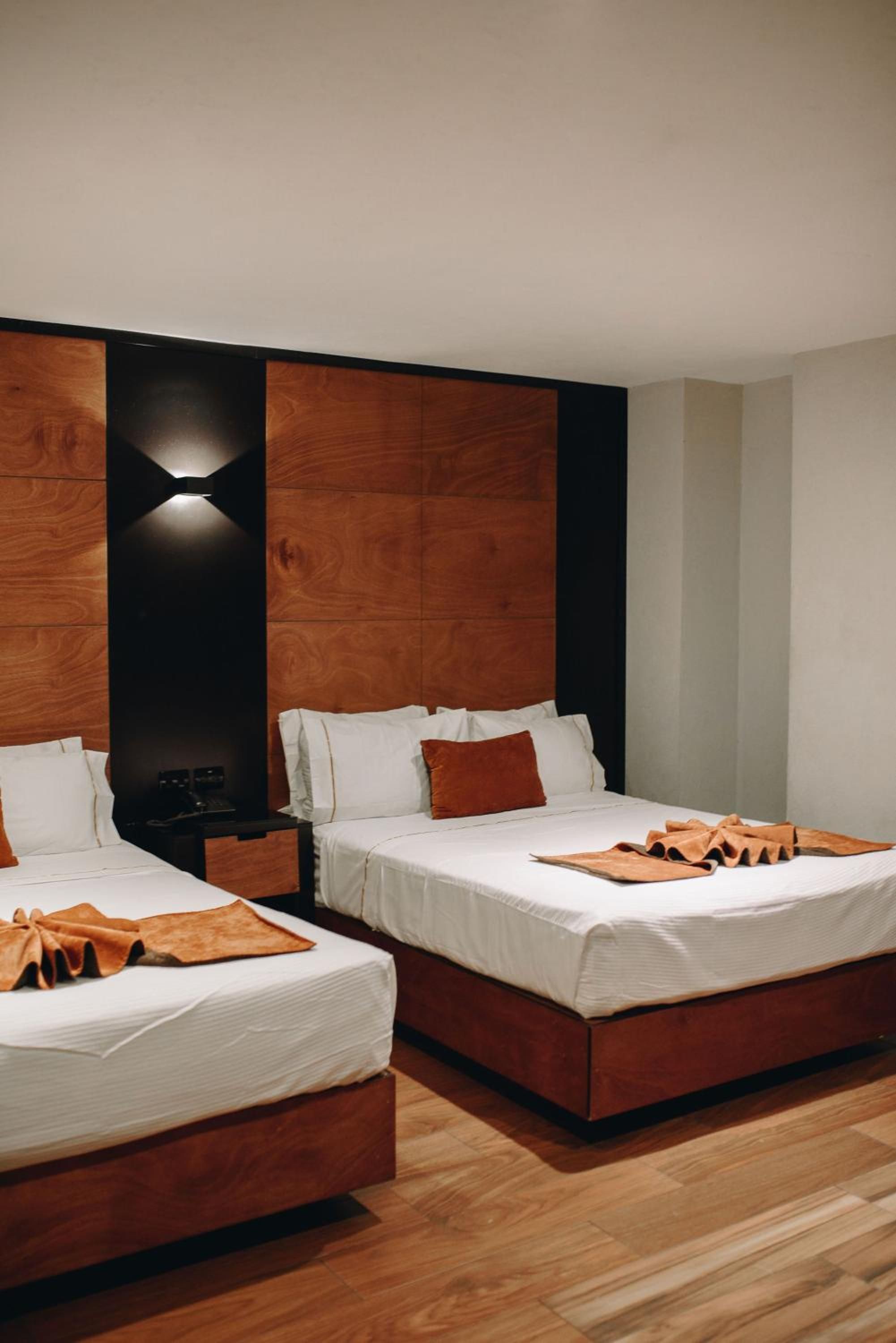 Habitación Doble Estándar con Dos Camas Dobles - Sin vista — 5