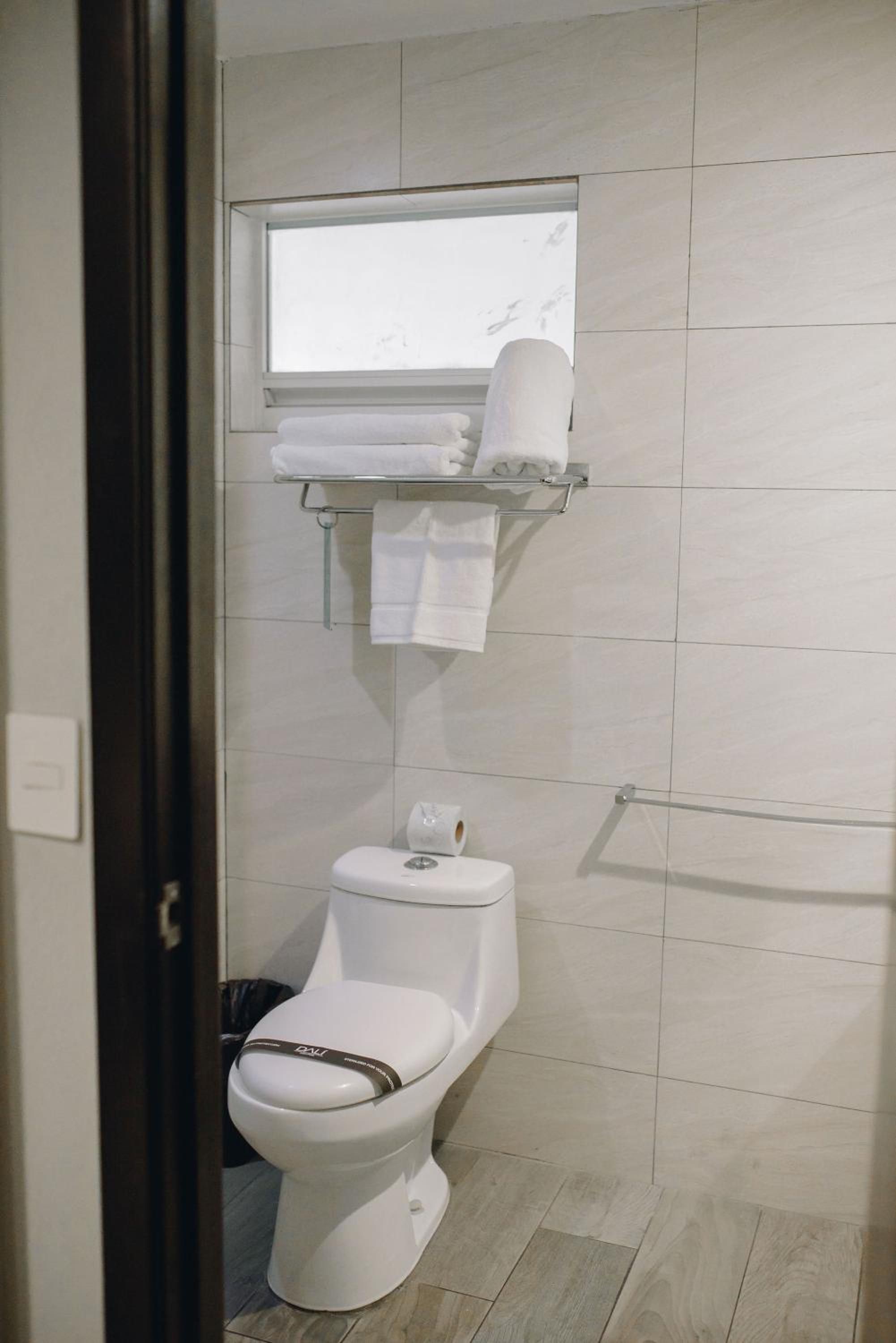 Habitación Doble Estándar con Dos Camas Dobles - Sin vista — 7