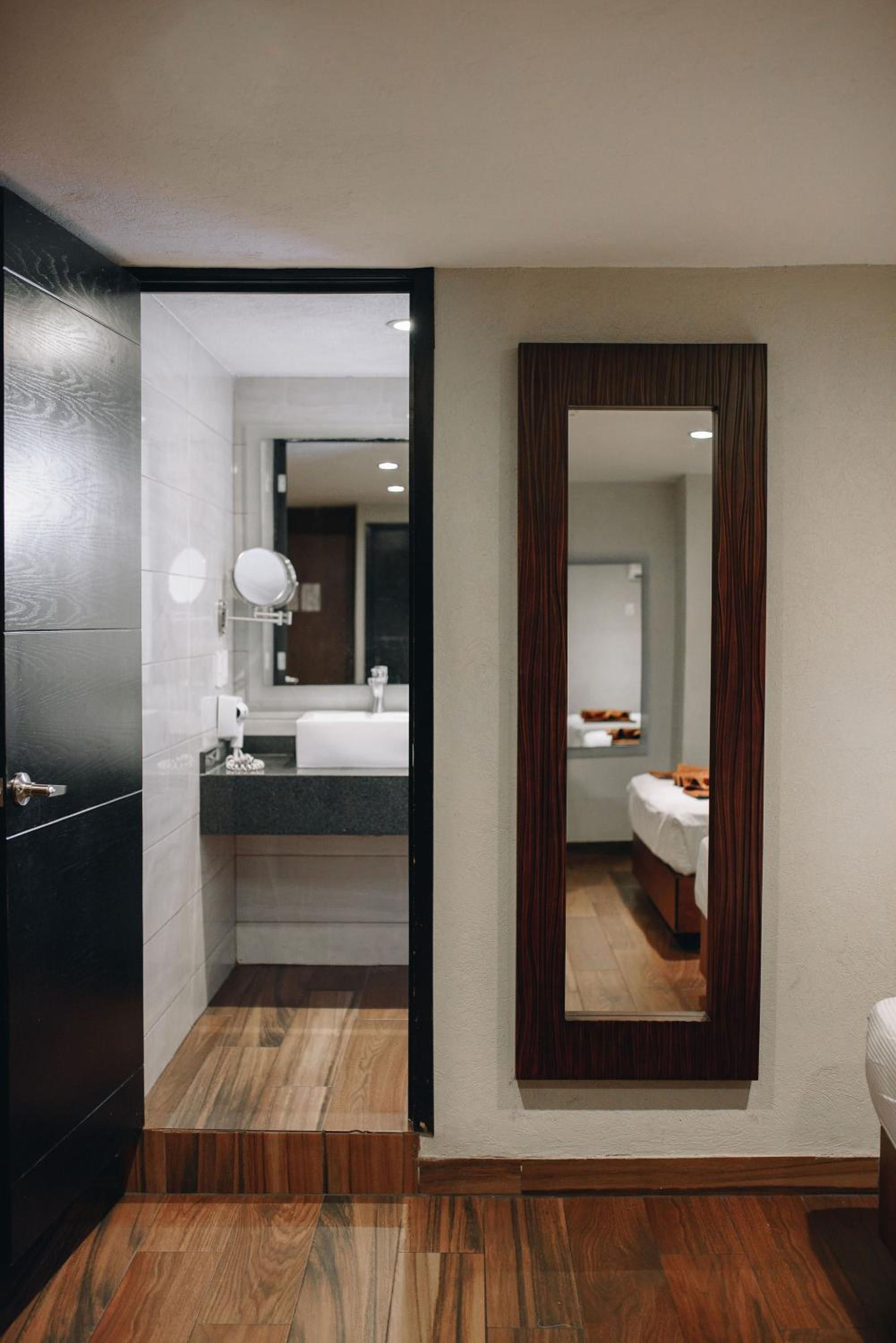 Habitación Doble Estándar con Dos Camas Dobles - Sin vista — 4