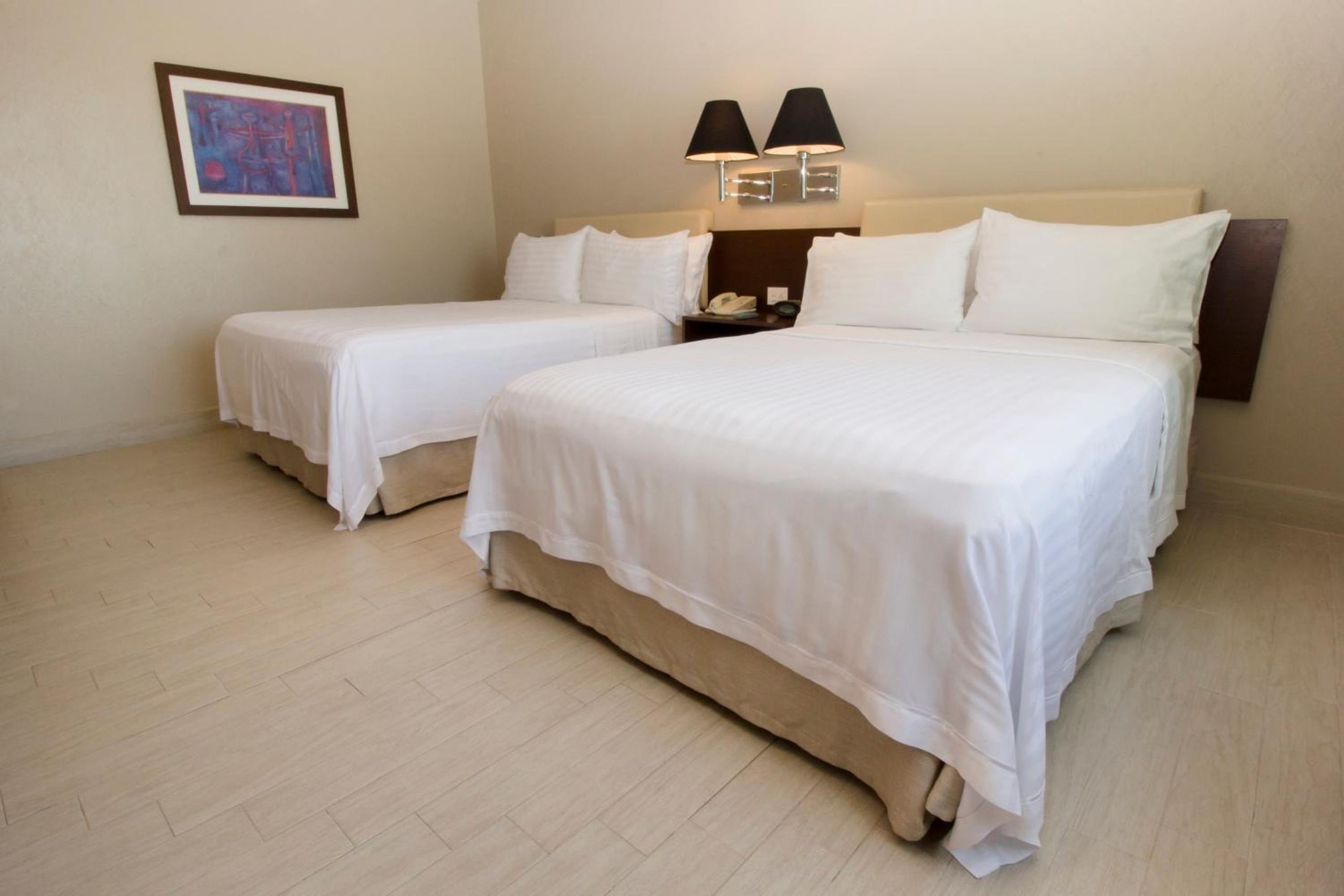 Habitación Estándar con Dos Camas Queen — 4