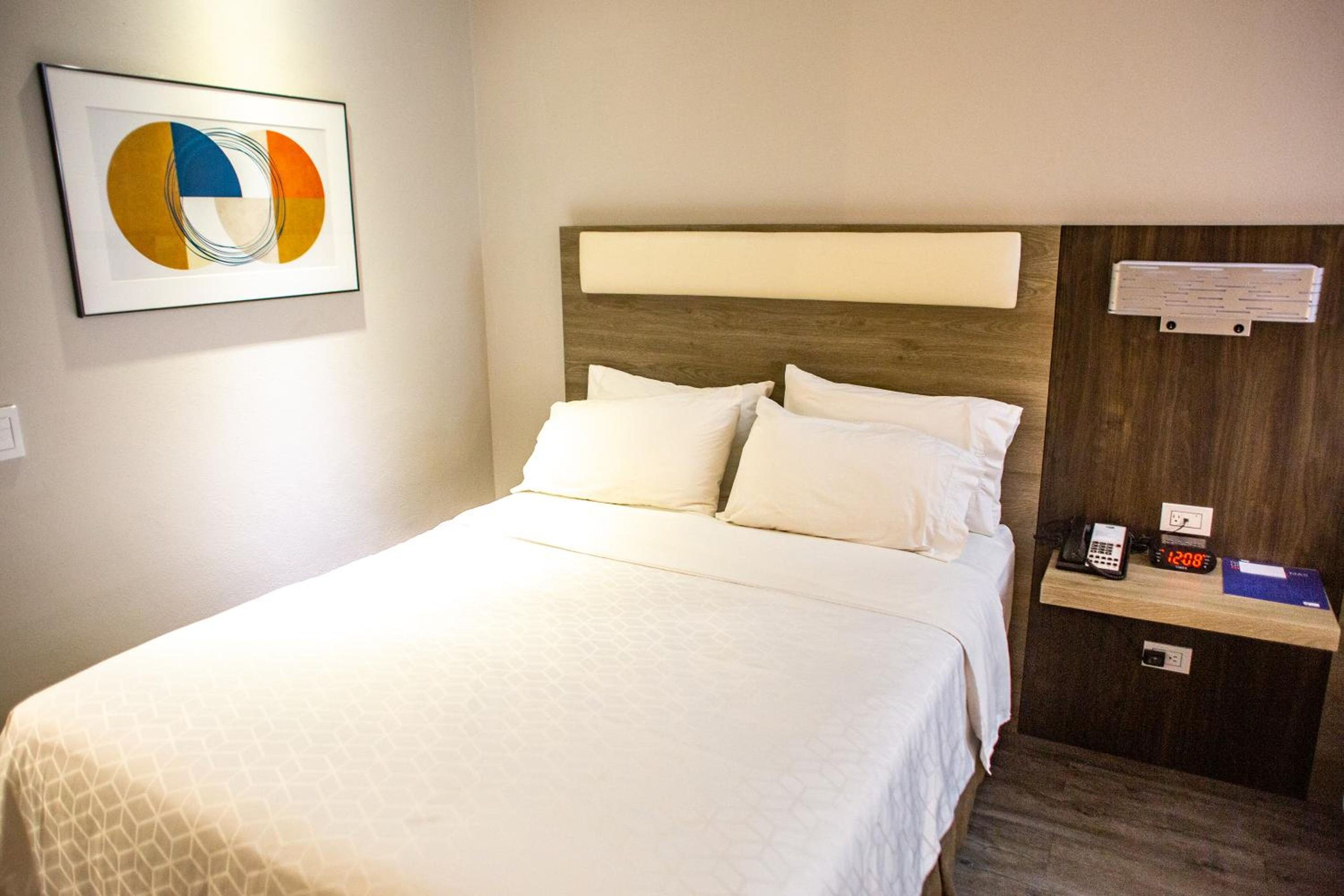Habitación Estándar con Dos Camas Queen — 2