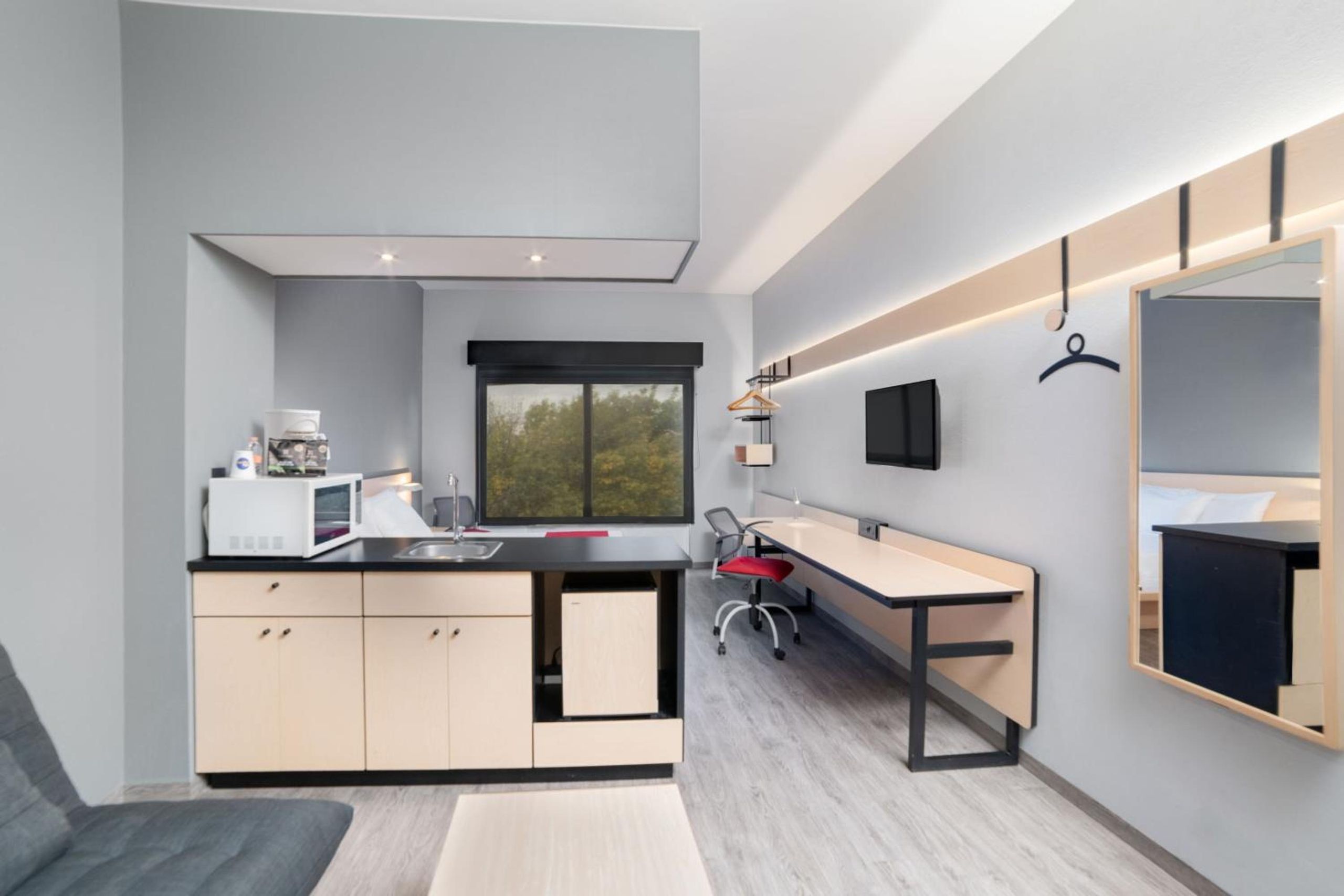 Suite Reina con Sofá Cama — 6
