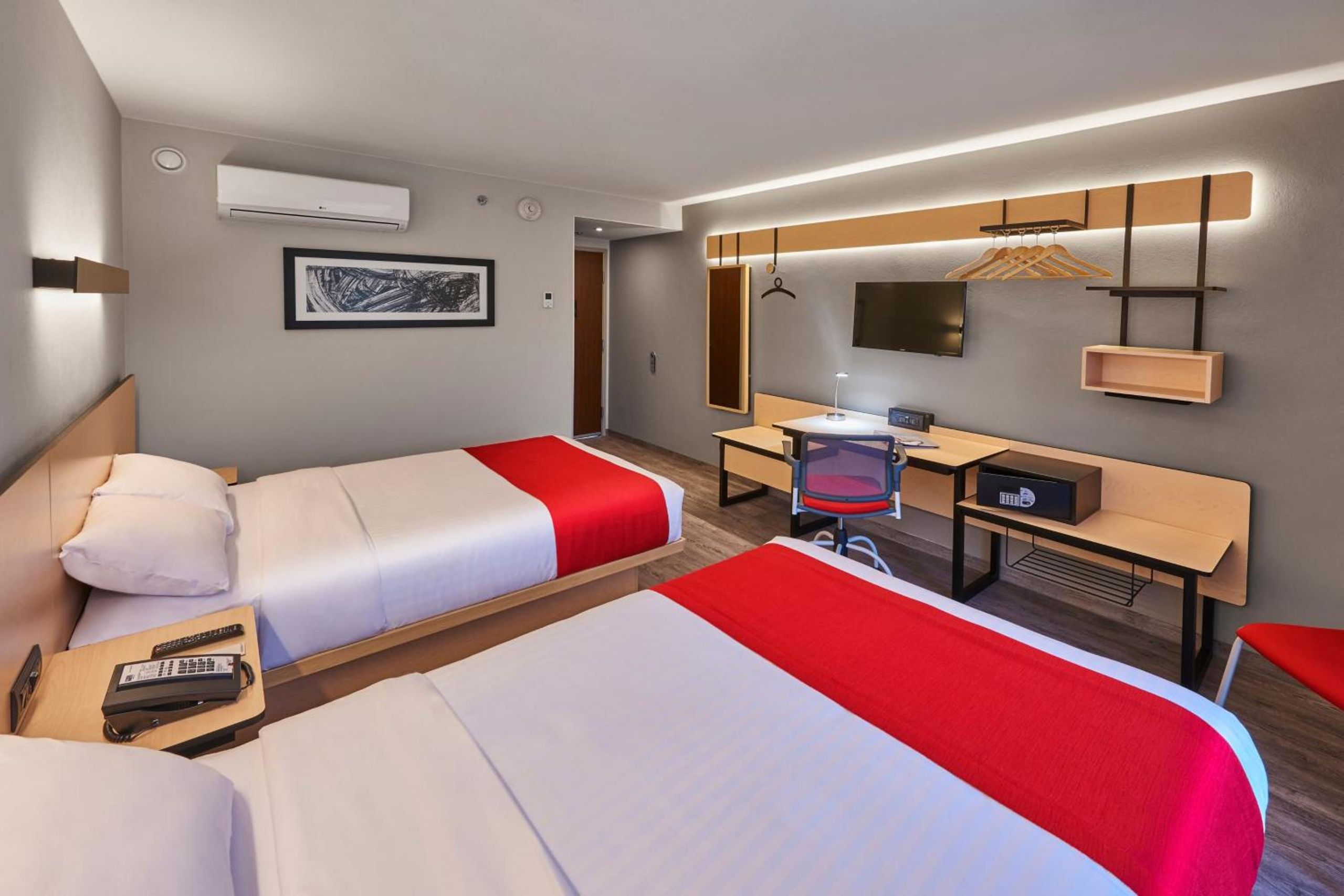 Habitación Doble con Dos Camas Dobles — 3