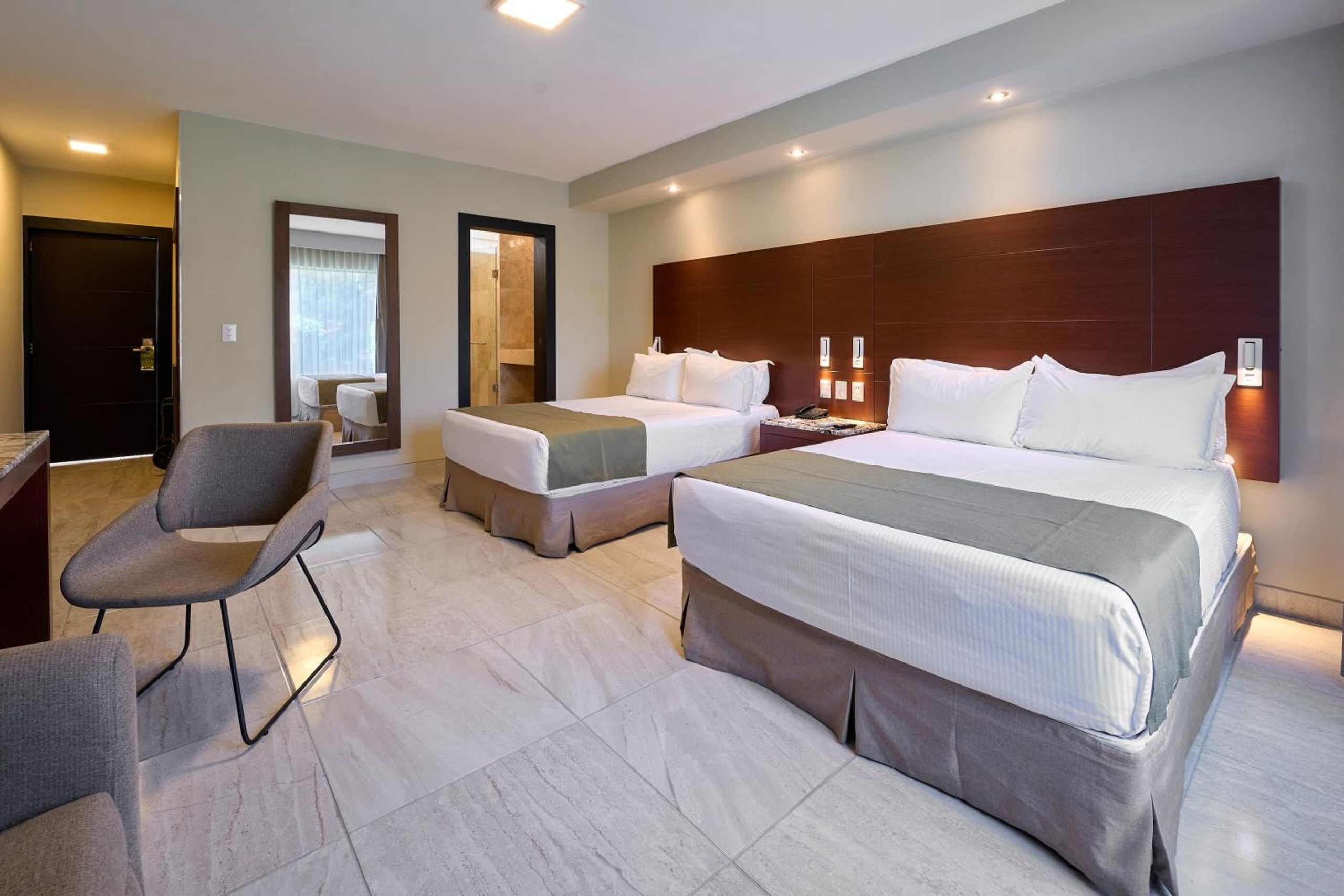 Suite Ejecutiva — 8