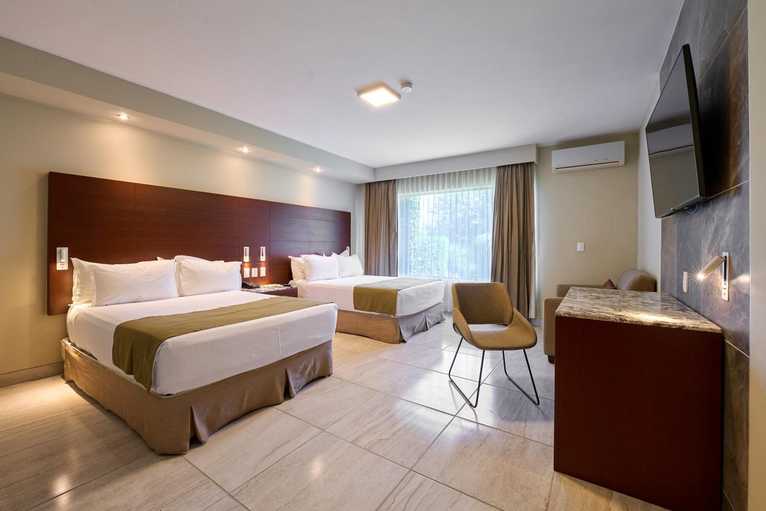 Suite Ejecutiva — 7