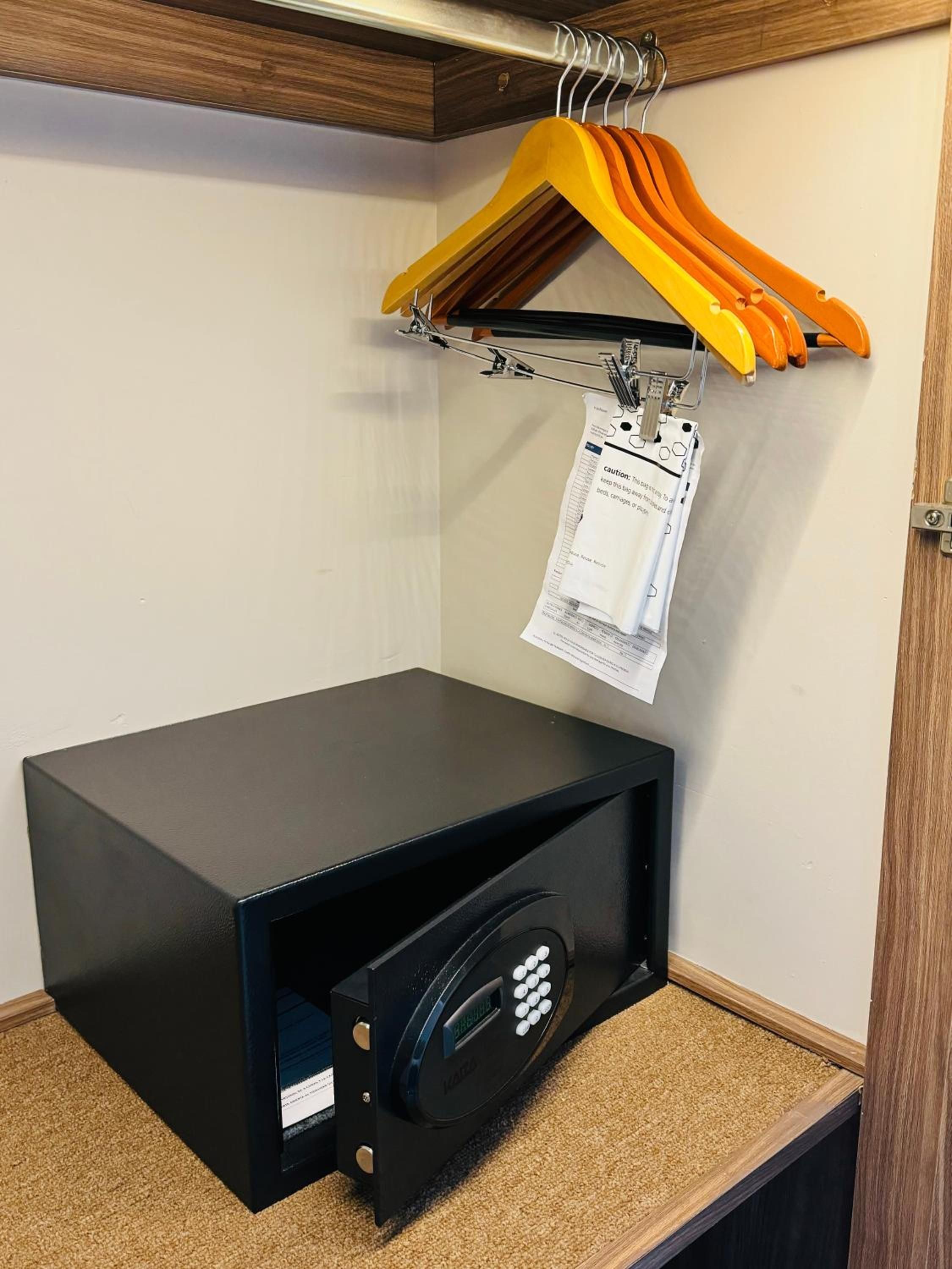 Habitación King con ducha adaptada - Acceso para personas con movilidad reducida/No fumadores — 5