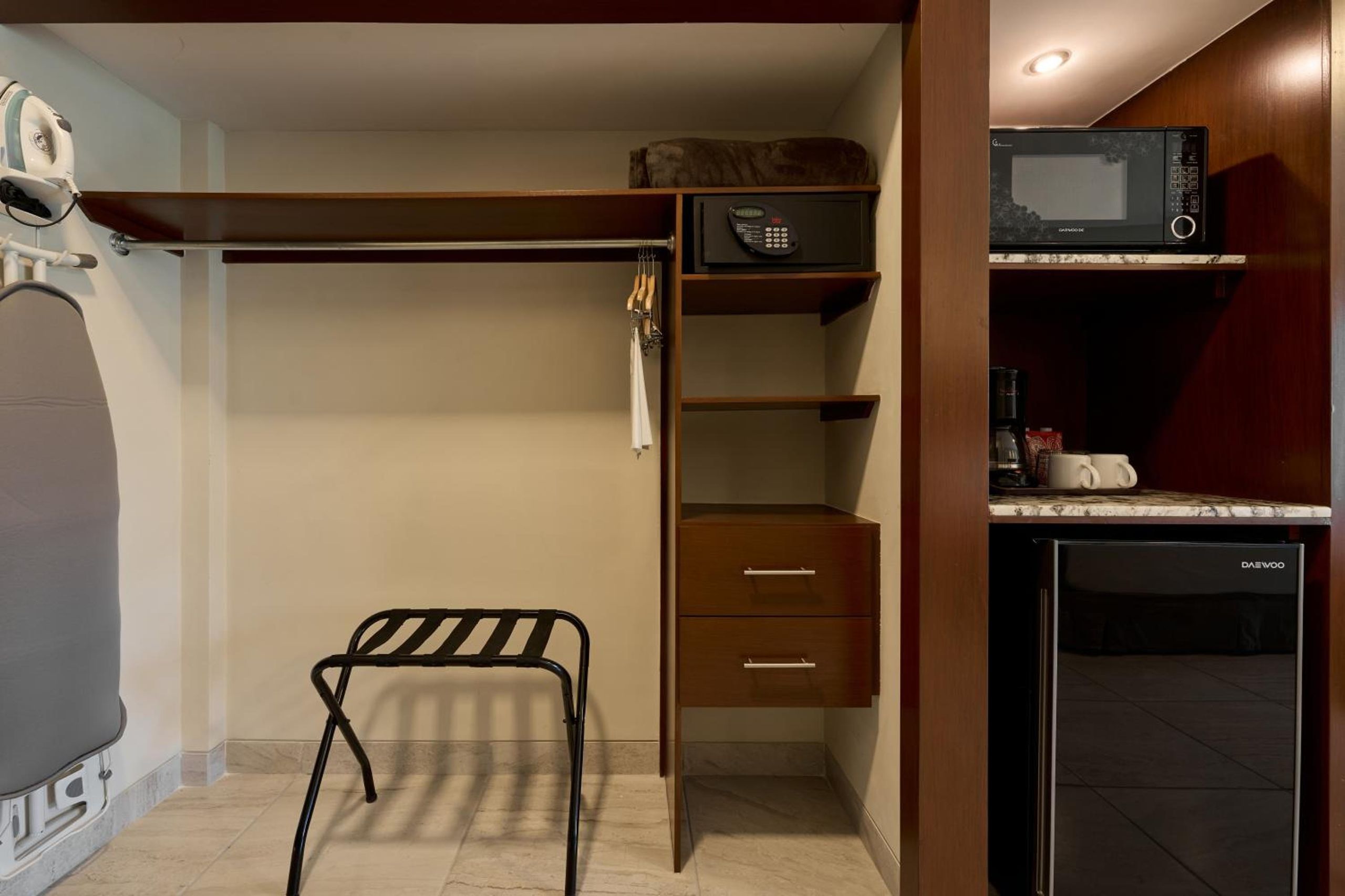 Suite King con Bañera de Hidromasaje — 5