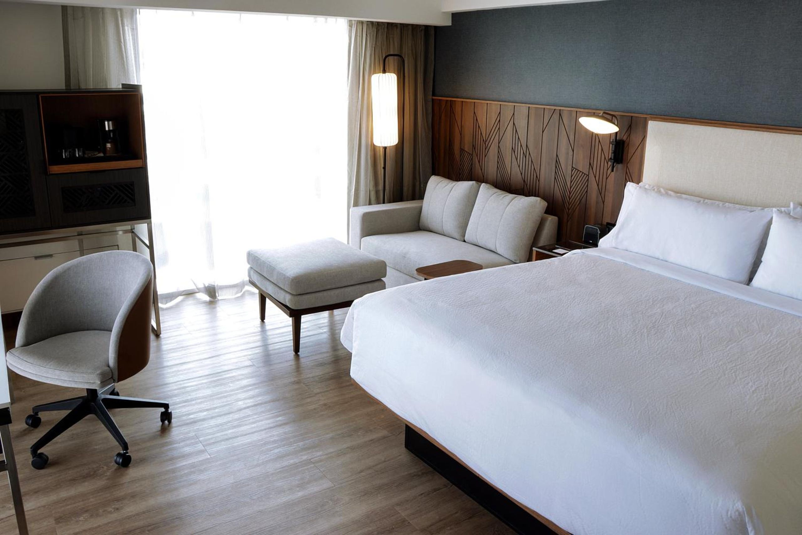 Habitación de lujo Business, Habitación de lujo con cama King, vista a la ciudad — 3