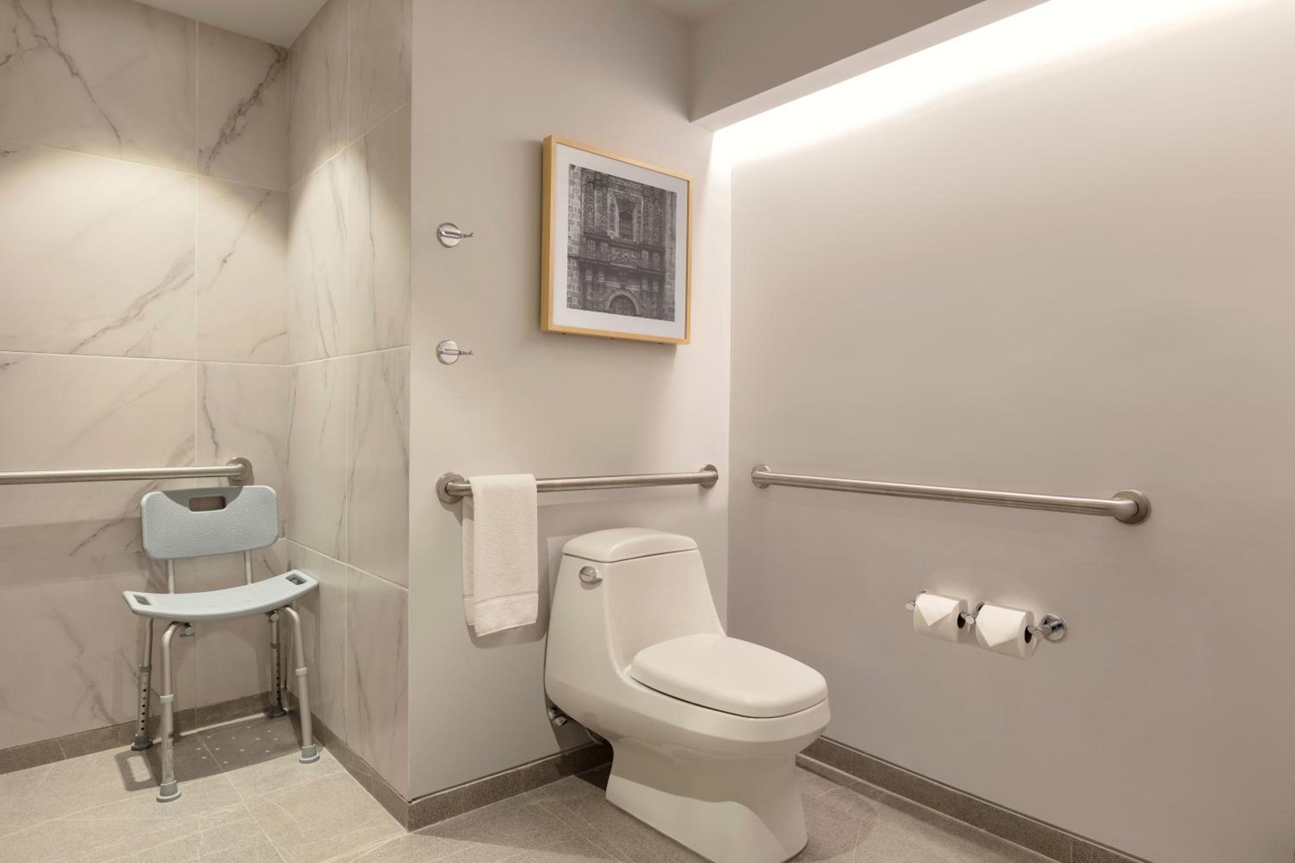 Habitación King con ducha adaptada - Acceso para personas con movilidad reducida — 2