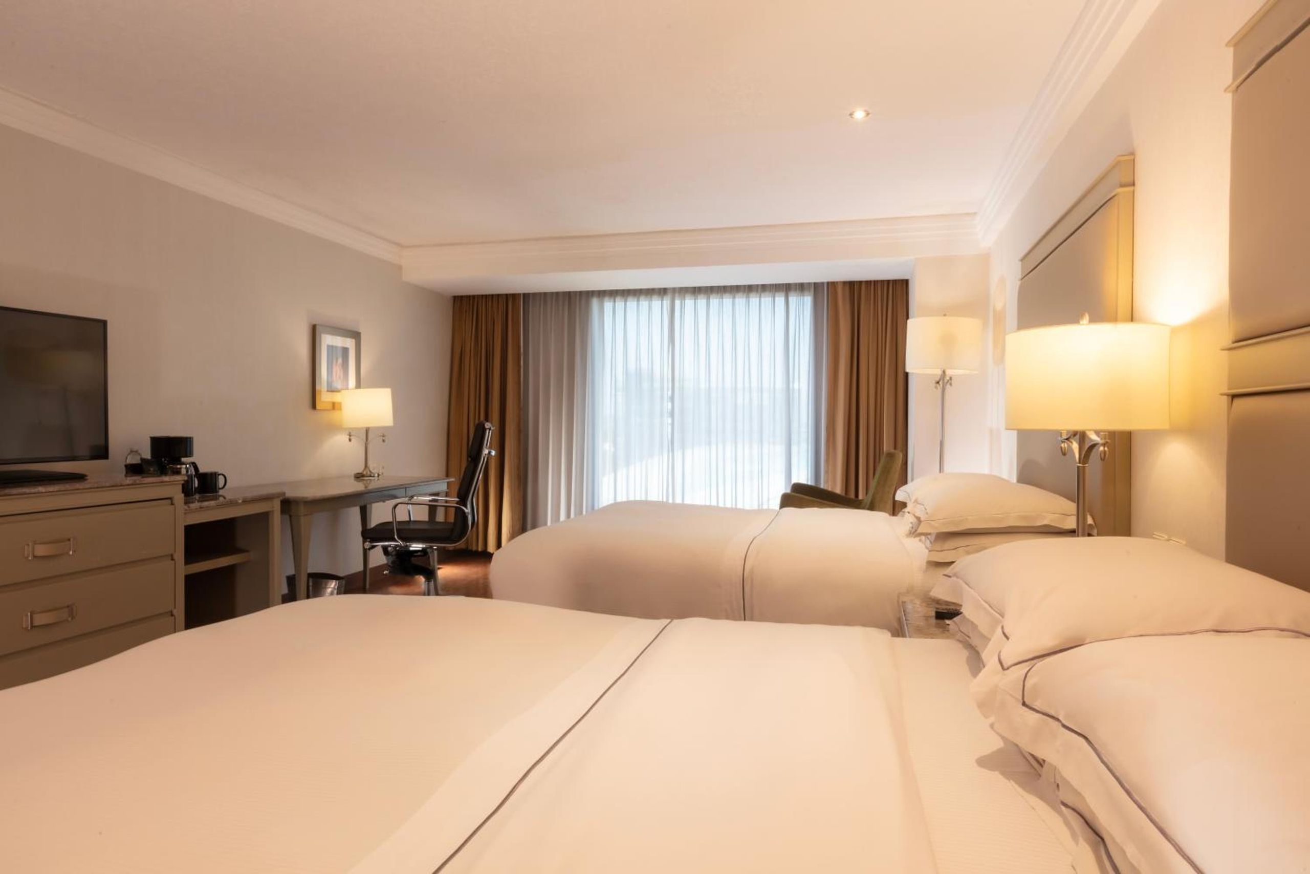 Habitación Doble con Vista a la Ciudad - Nivel Club — 2