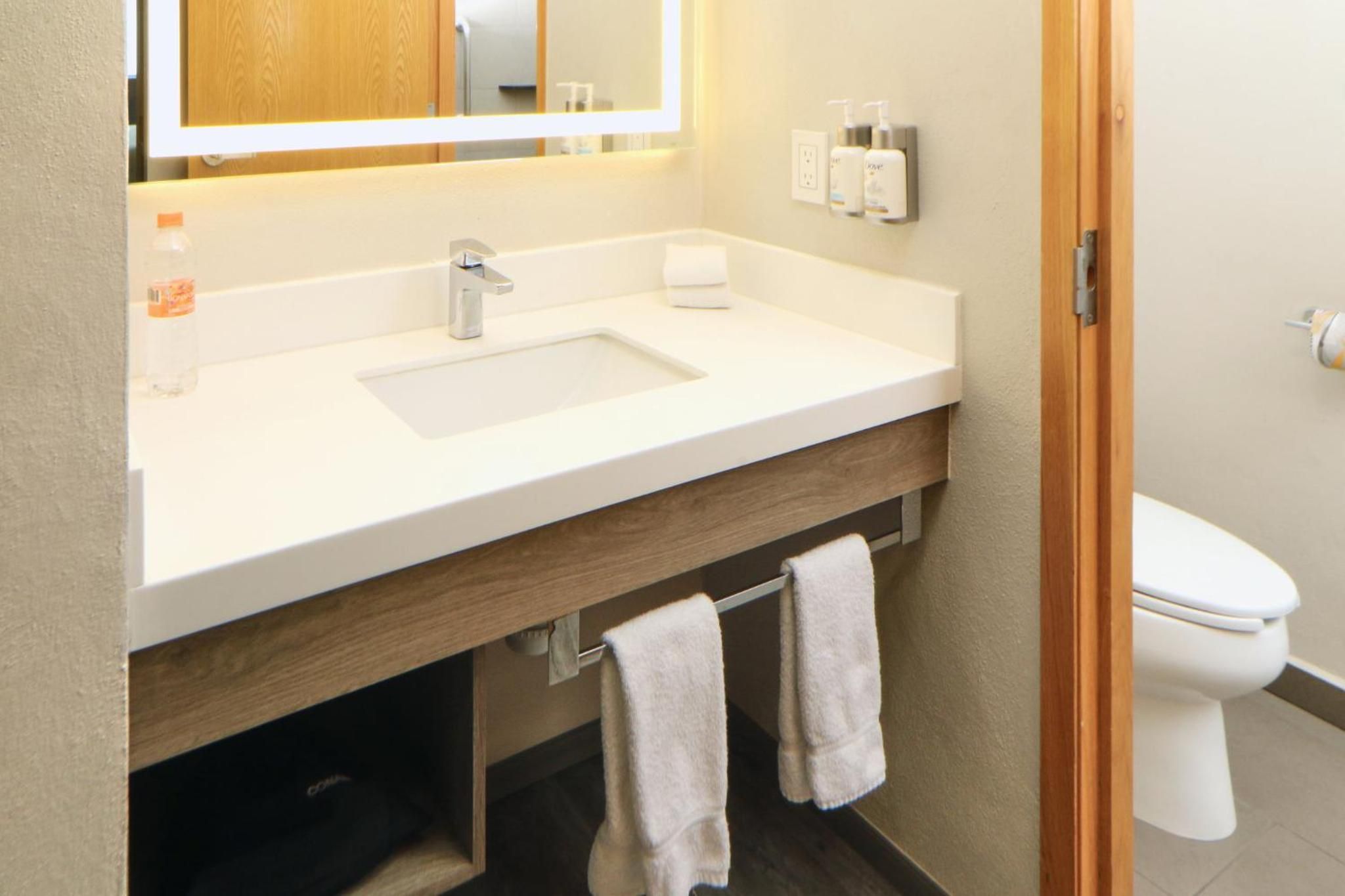 Habitación Estándar con Dos Camas Queen — 7