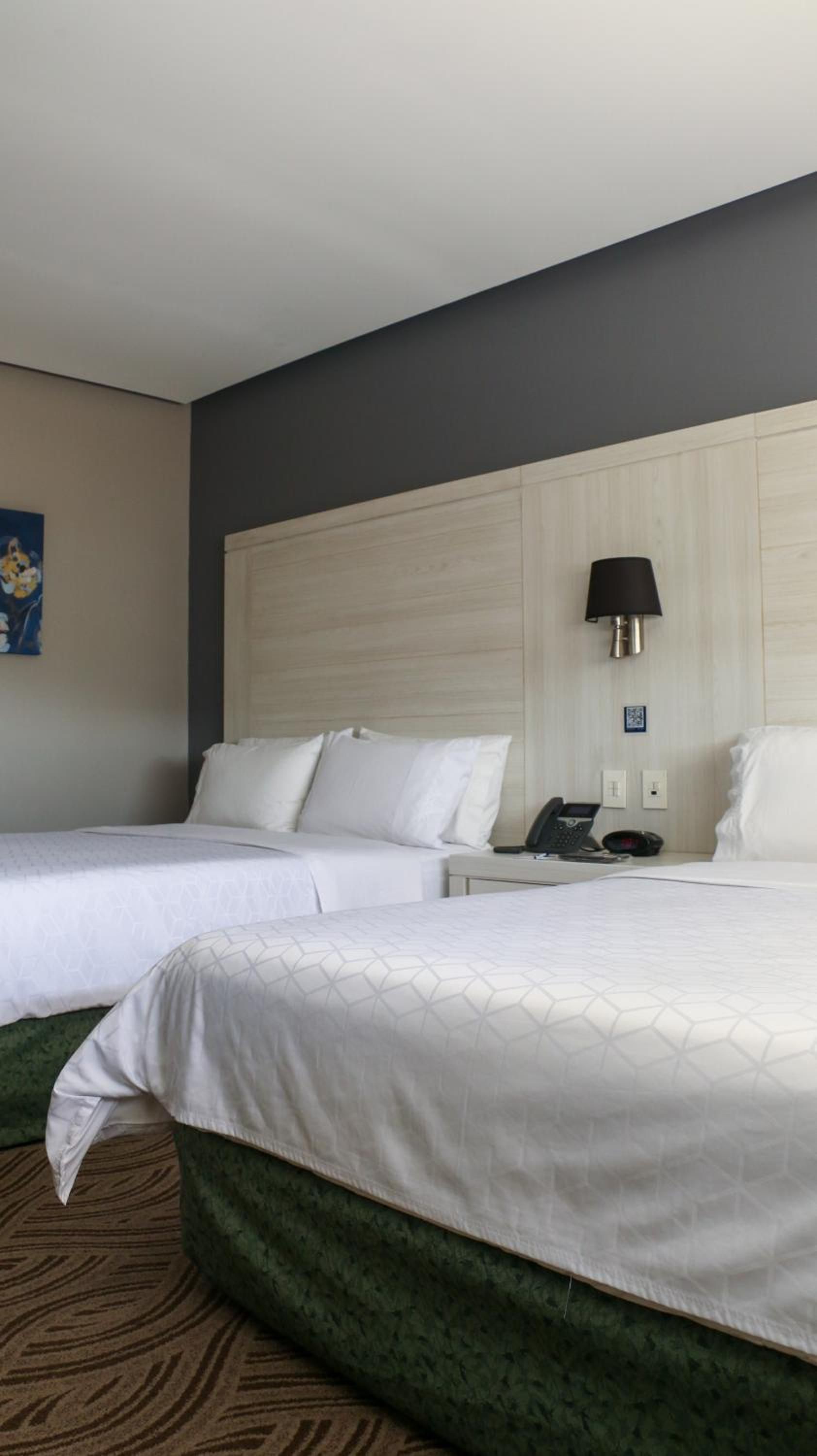 Habitación Estándar con Dos Camas Queen