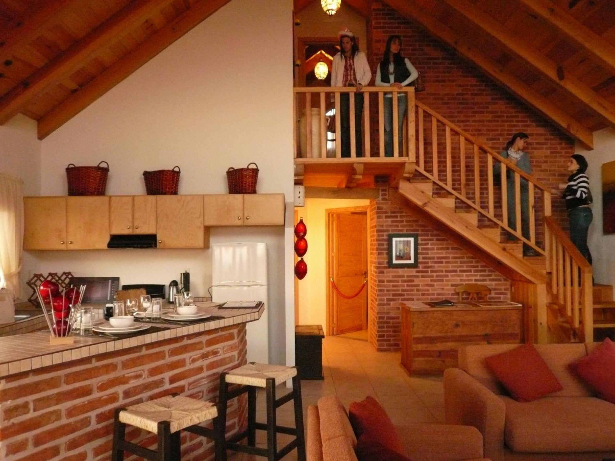 Suite Club — 3