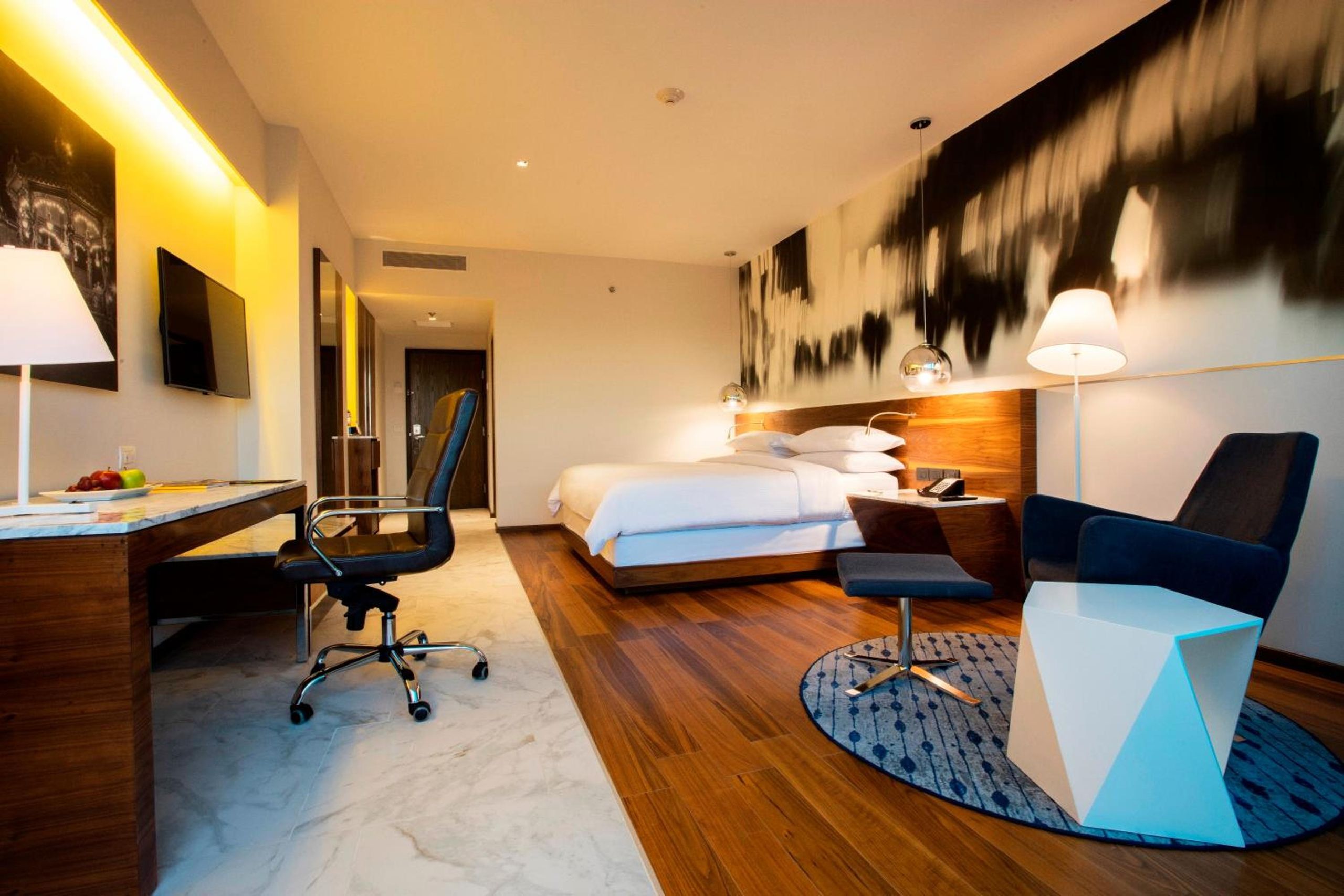 Suite — 3