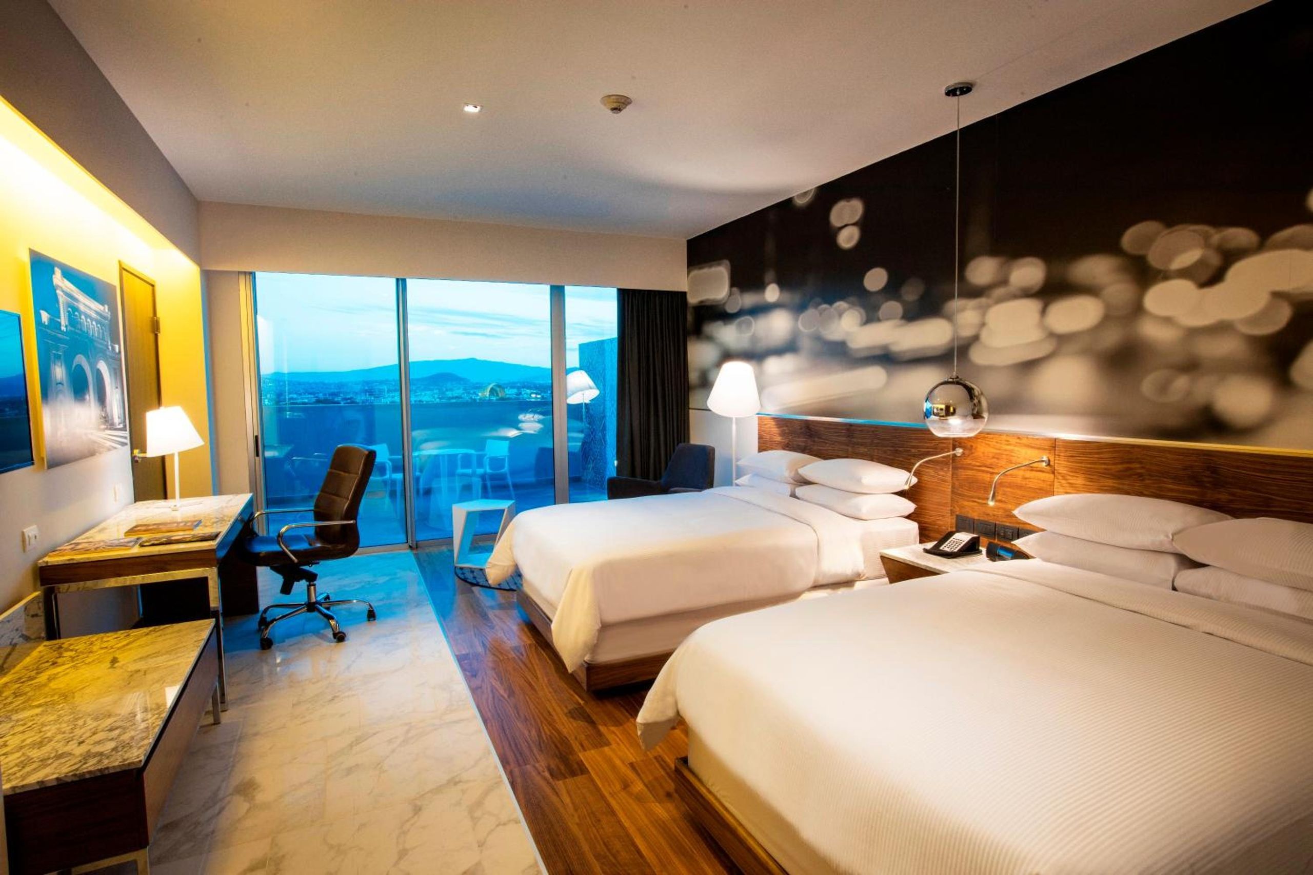 Suite — 4