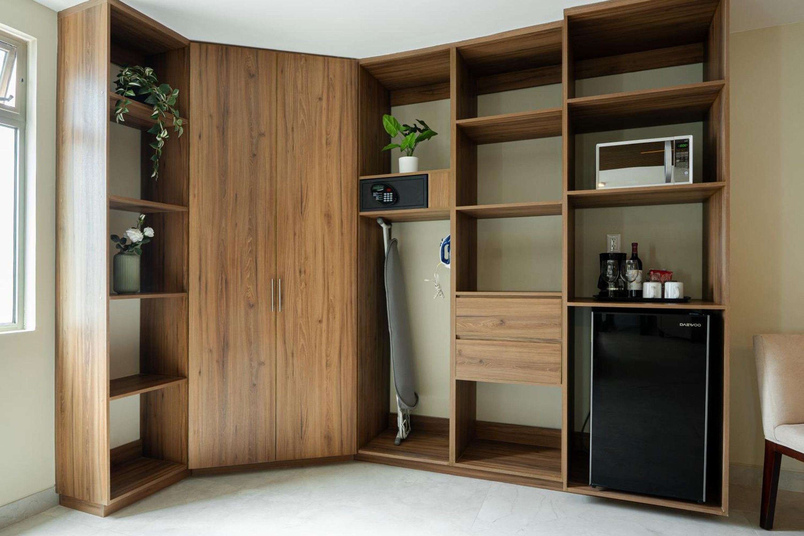 Superior King Suite — 2