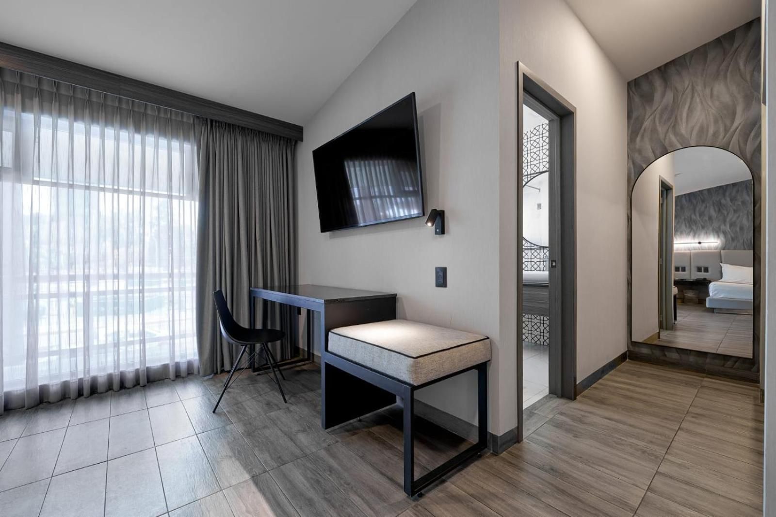 Junior Suite — 3