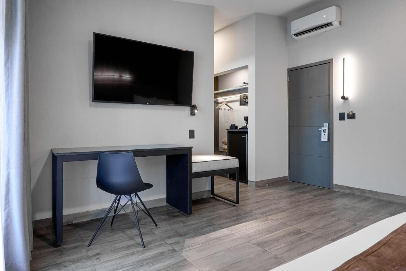 Junior Suite — 2