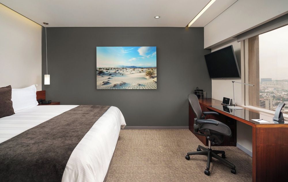 Habitación Clásica, 1 cama King, Club Lounge Access (Chapultepec Park View) — 6