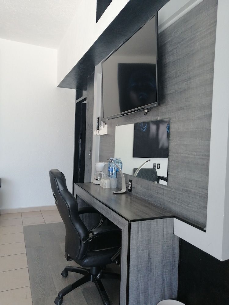 Habitación Estándar, 2 Camas Dobles, No Fumadores — 8
