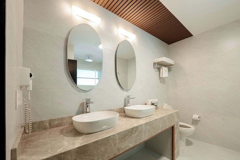 Habitación Superior, 1 cama King, Jetted Tub, Poolside — 5