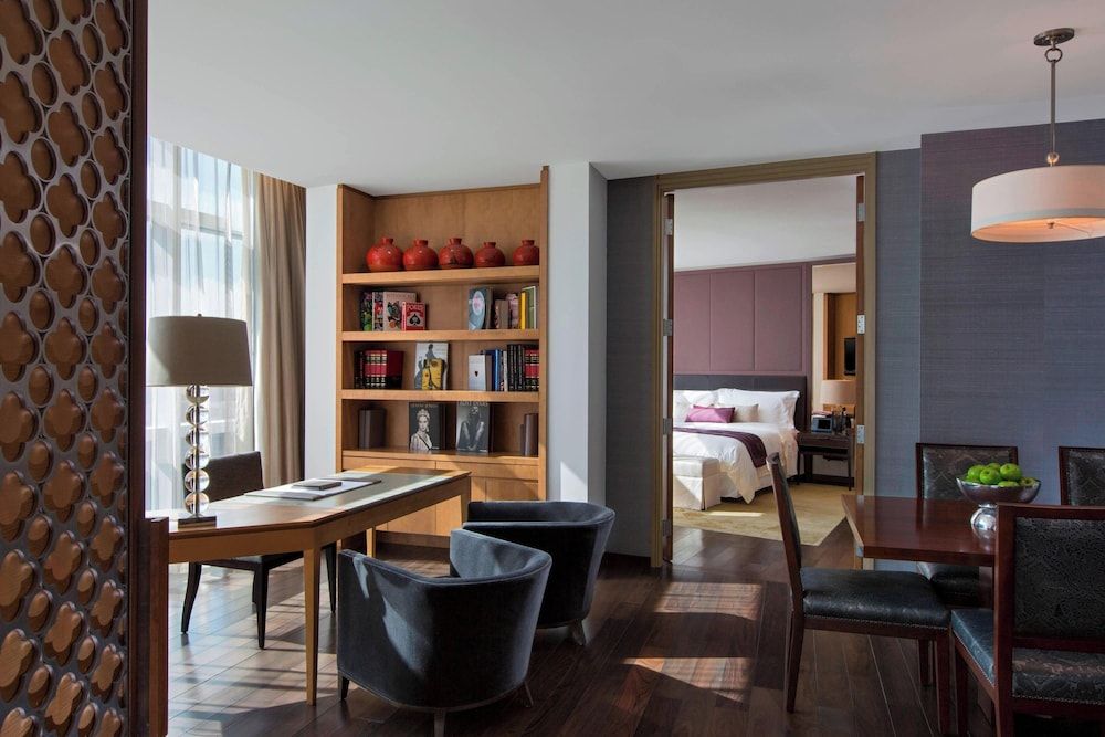 Suite, 1 cama King, Smoking (View) — 3