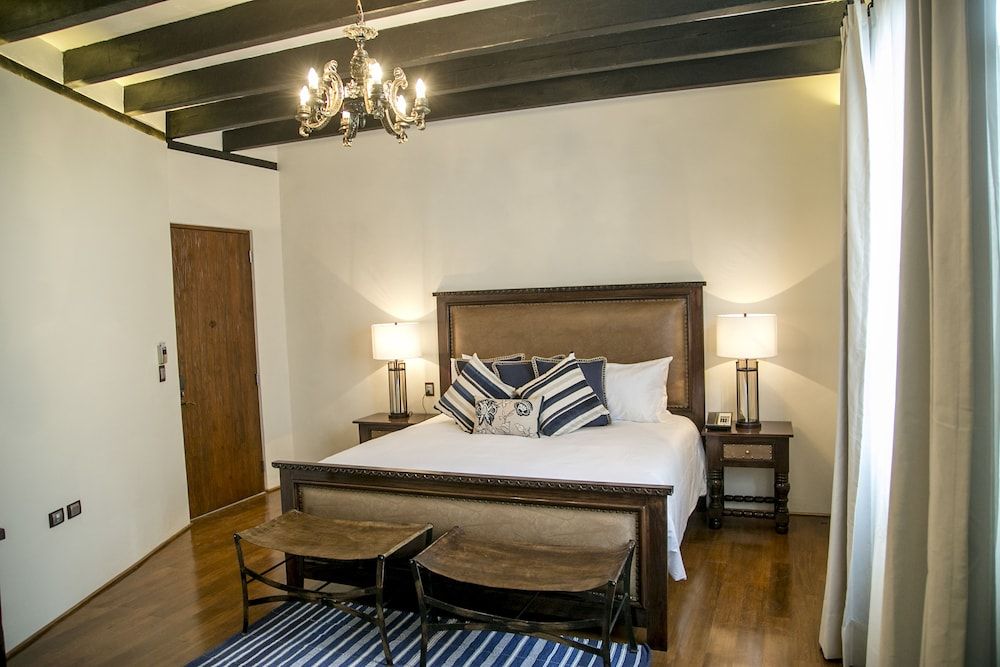 Luxury Suite — 2