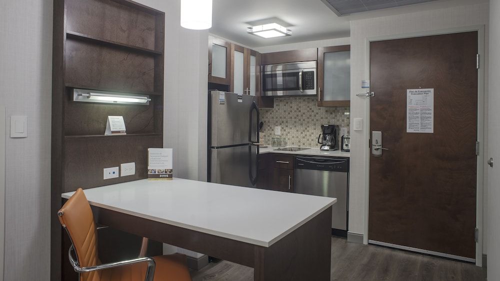 Studio Suite, Kitchen, vista a la alberca — 4