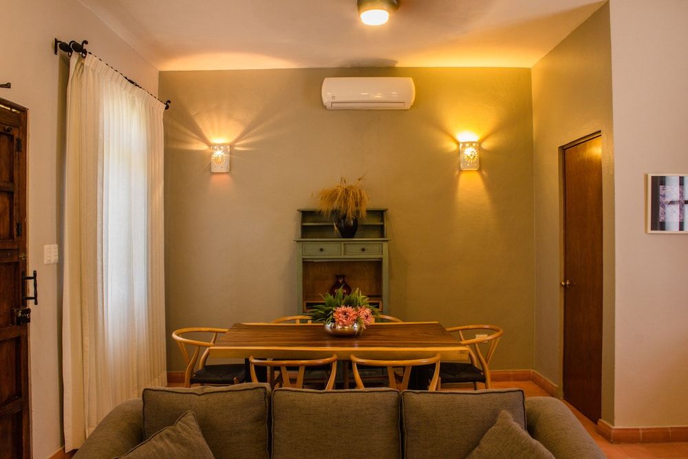 Junior Suite, 1 cama King con sofá cama, 2 Bathrooms, vista al jardín — 8