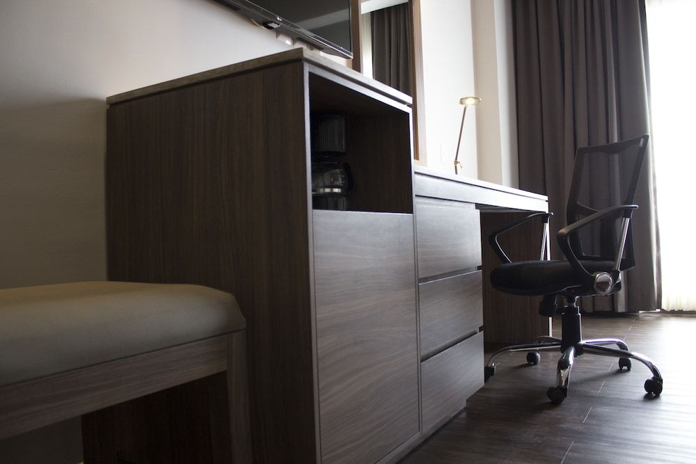 Room, 1 cama King, Refrigerator — 2