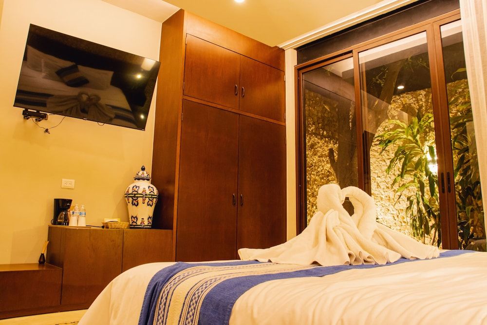 Habitación Superior, 1 cama King, Bathtub, Courtyard View — 3