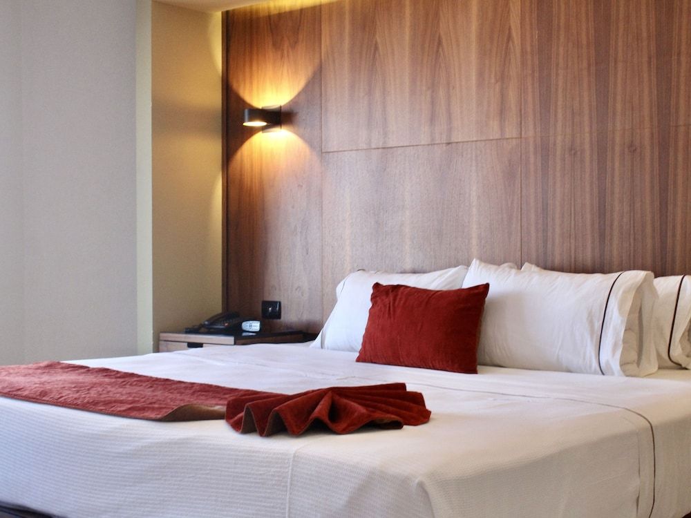 Habitación Ejecutiva, 1 cama King, vista a la ciudad — 7