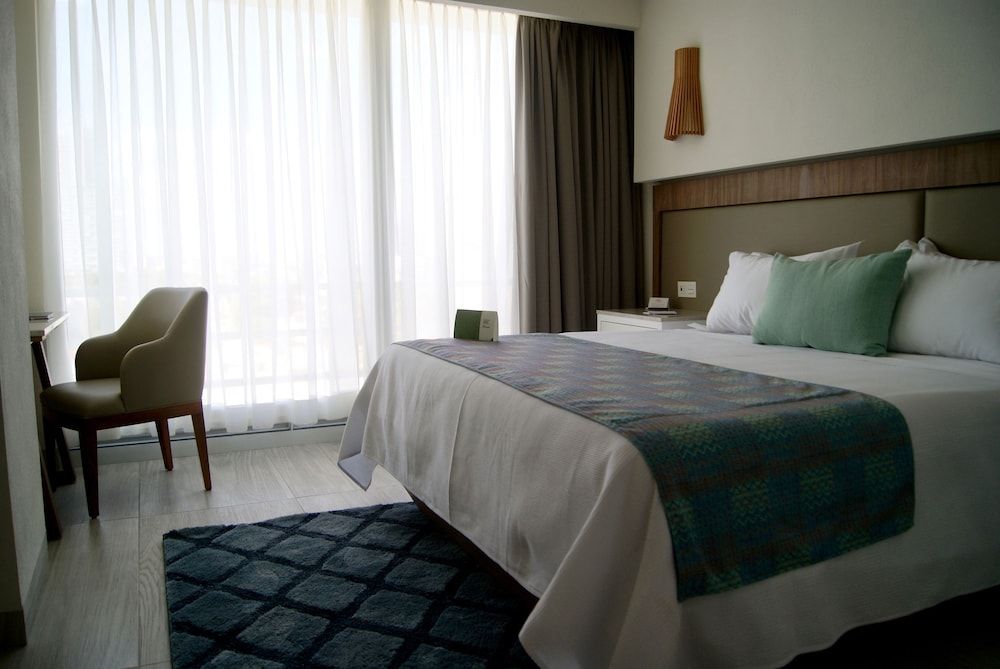 Standard Habitación Doble, 1 cama King, balcón
