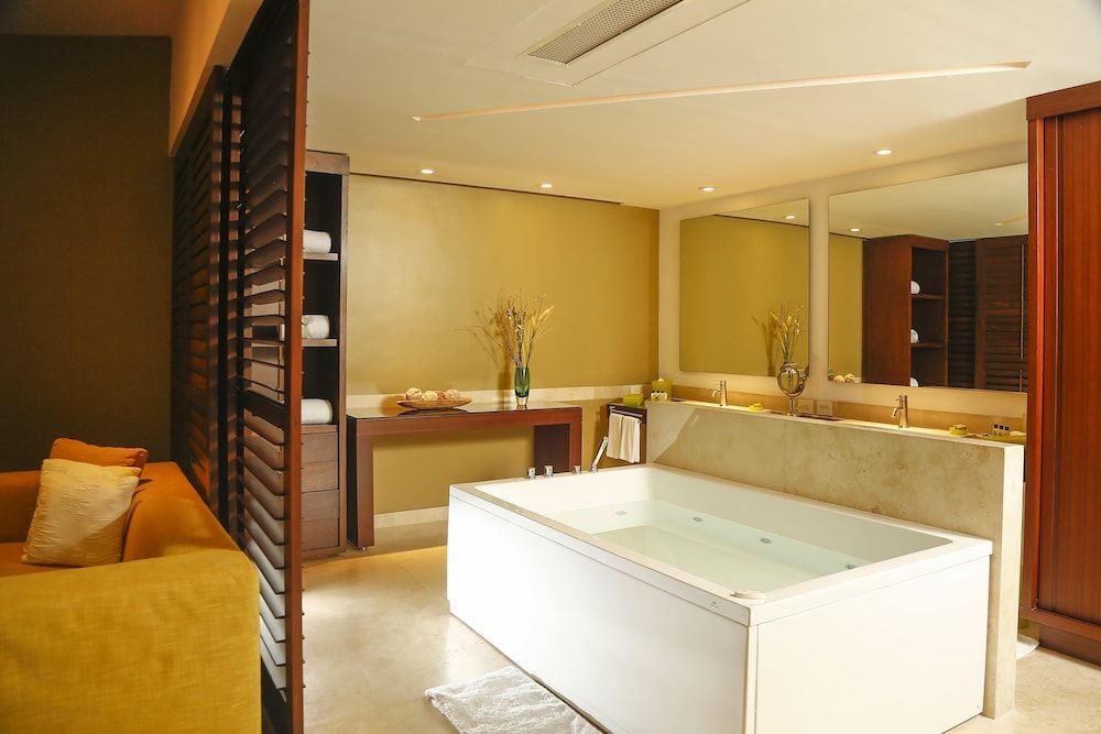 Presidencial Suite, 1 cama King (Coral) — 2