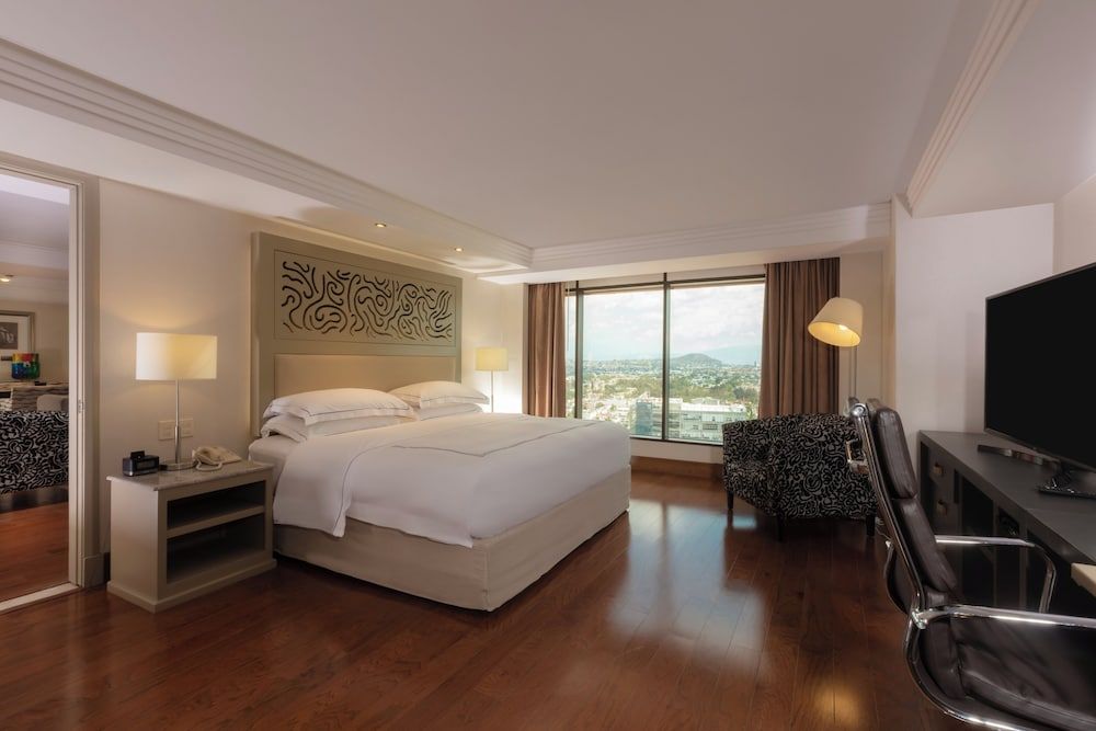 Premium Level Junior Suite — 5